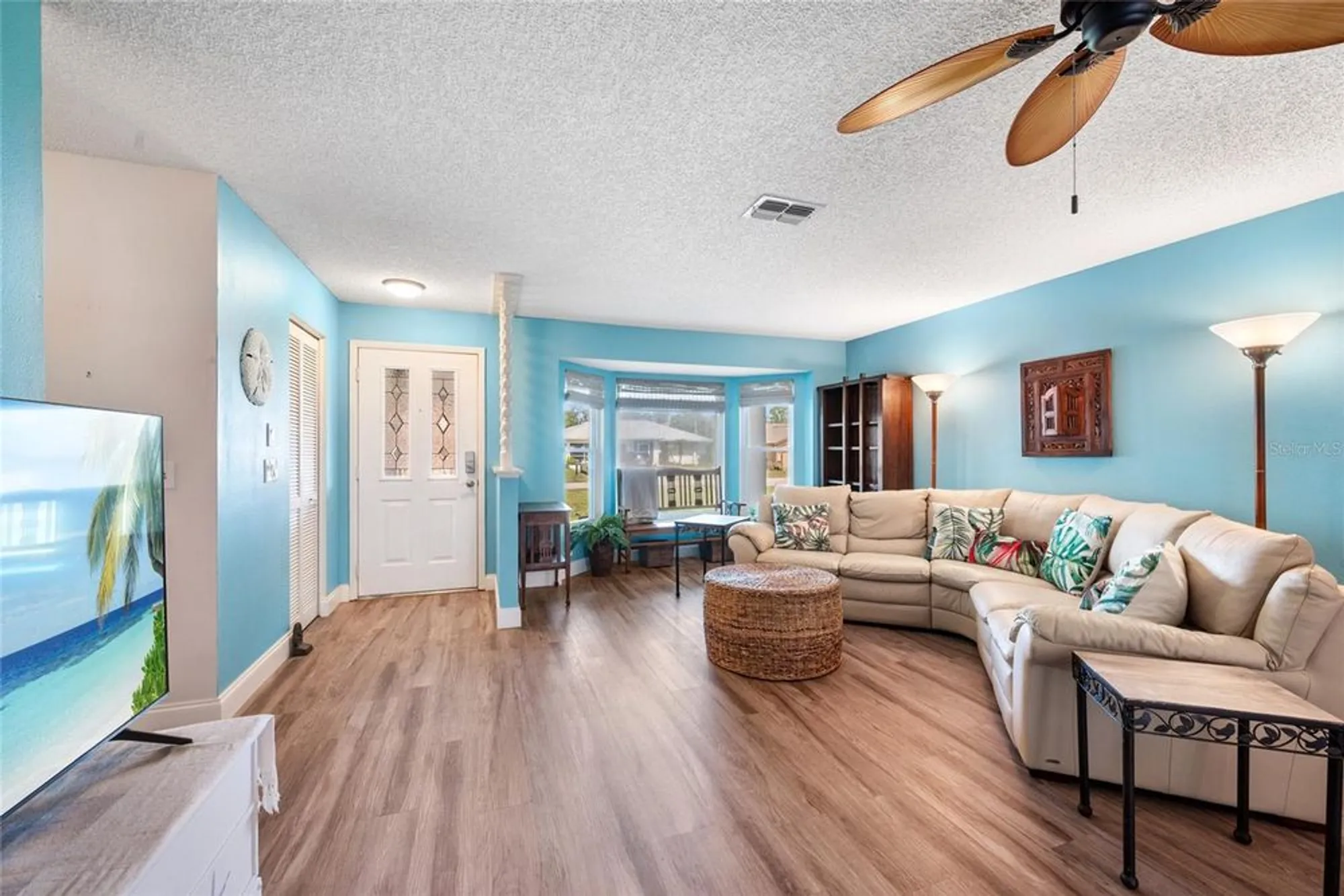 Property Slideshow image 8 of 50 | 3948 tarpon pointe cir, Palm Harbor, FL, 34684
