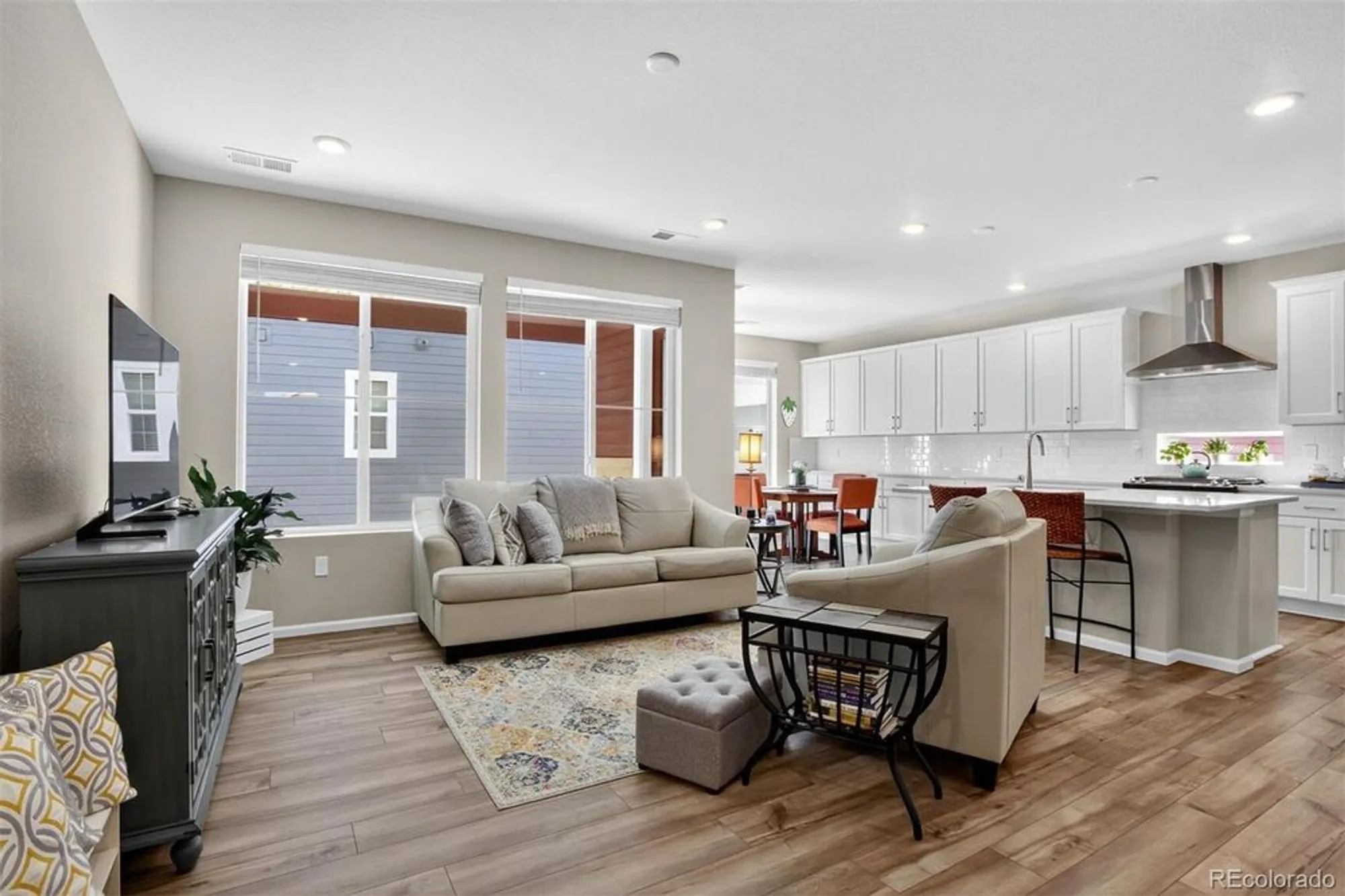 Property Slideshow image 8 of 35 | 5136 n quemoy ct, Aurora, CO, 80019