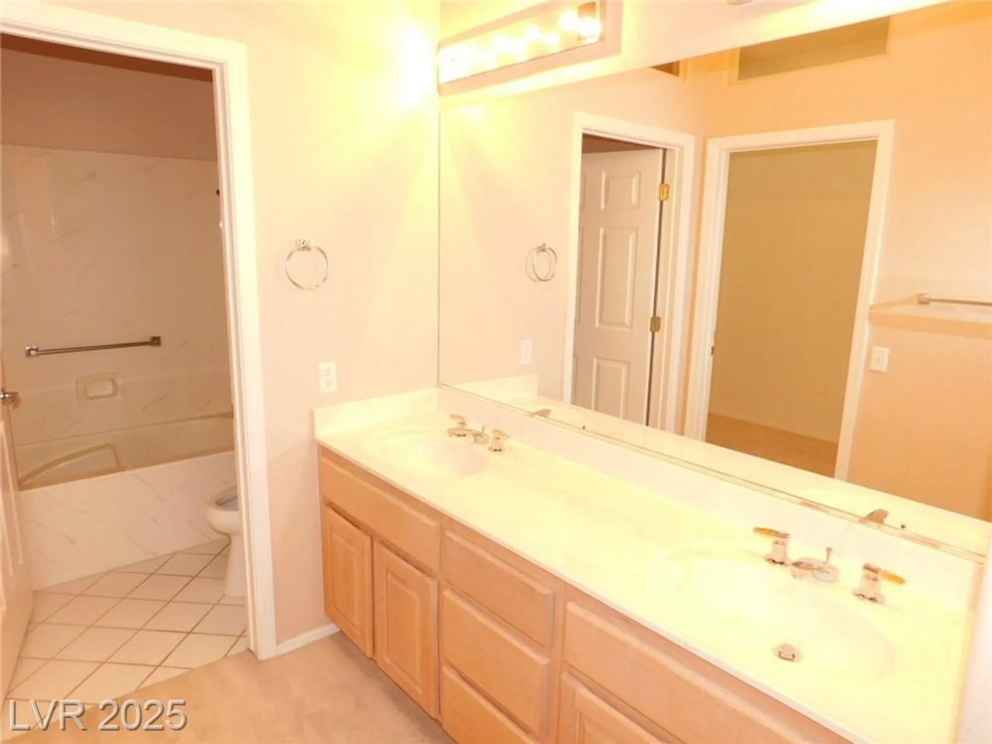 Property Slideshow image 16 of 76 | 3028 isaac river dr, Las Vegas, NV, 89134