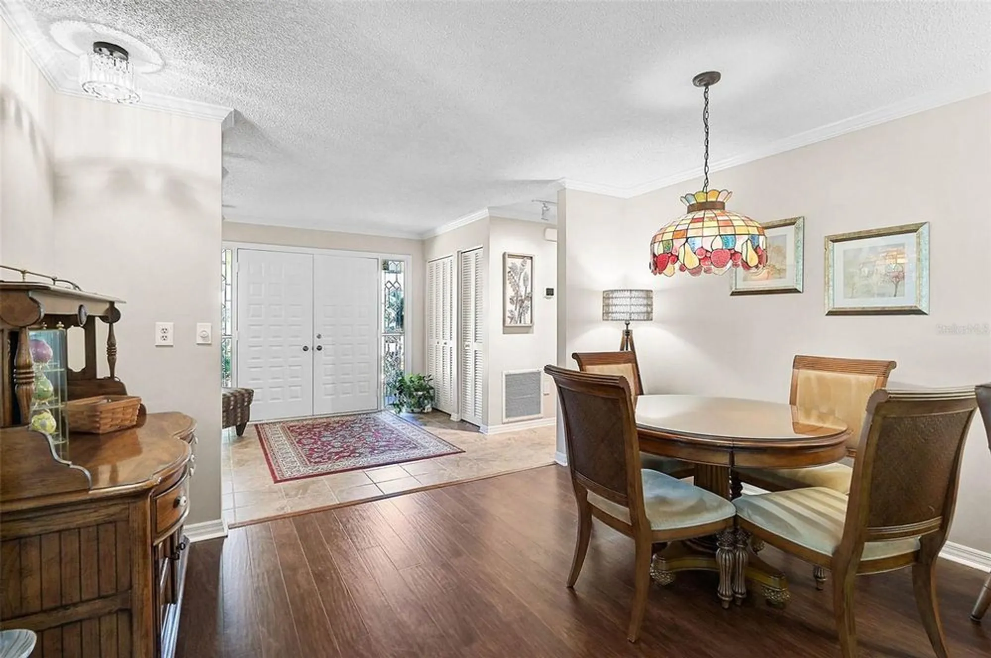 Property Slideshow image 8 of 61 | 3890 wilshire cir 27, Sarasota, FL, 34238