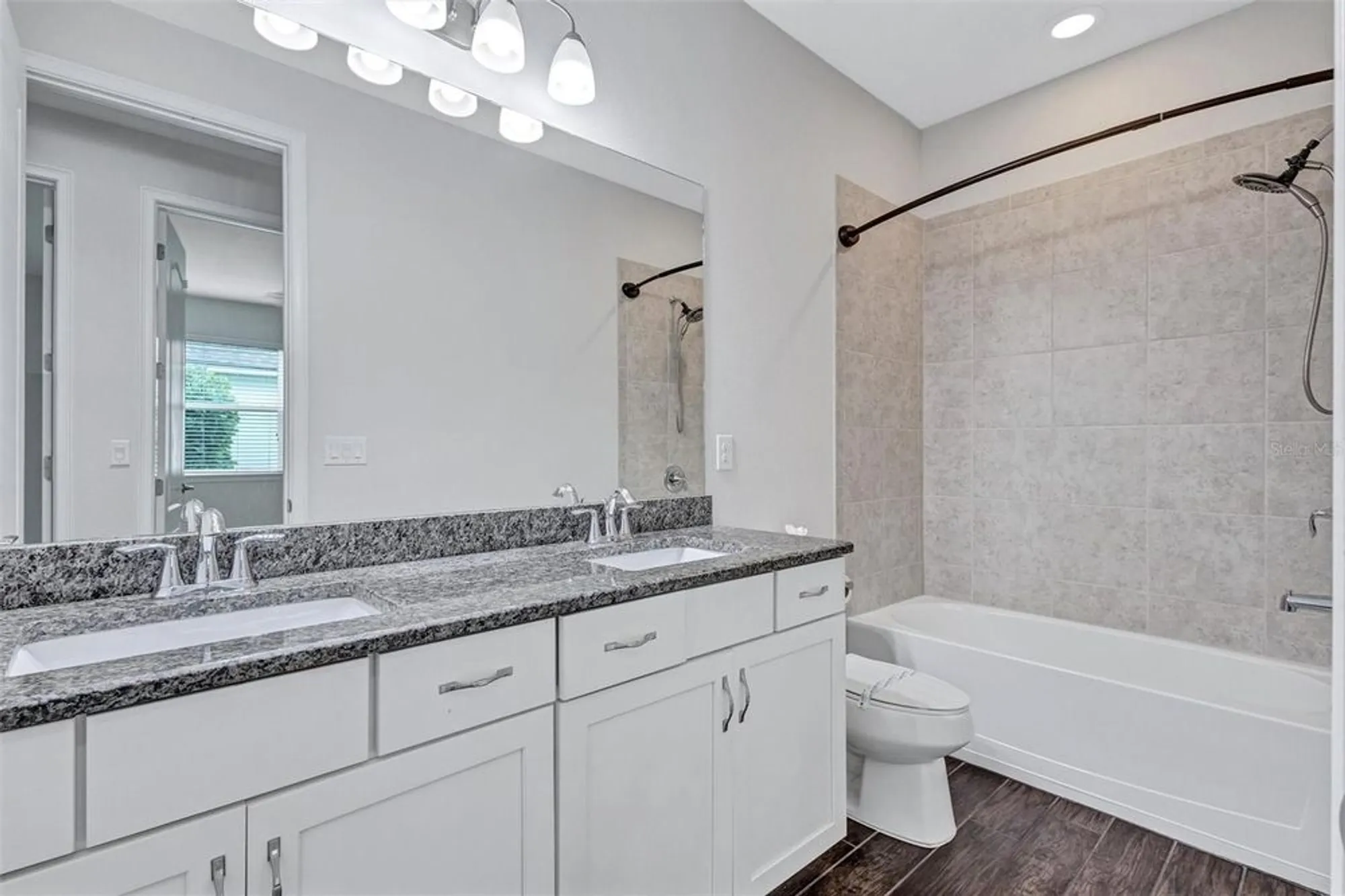 Property Slideshow image 30 of 55 | 5221 horizon cv, Bradenton, FL, 34211