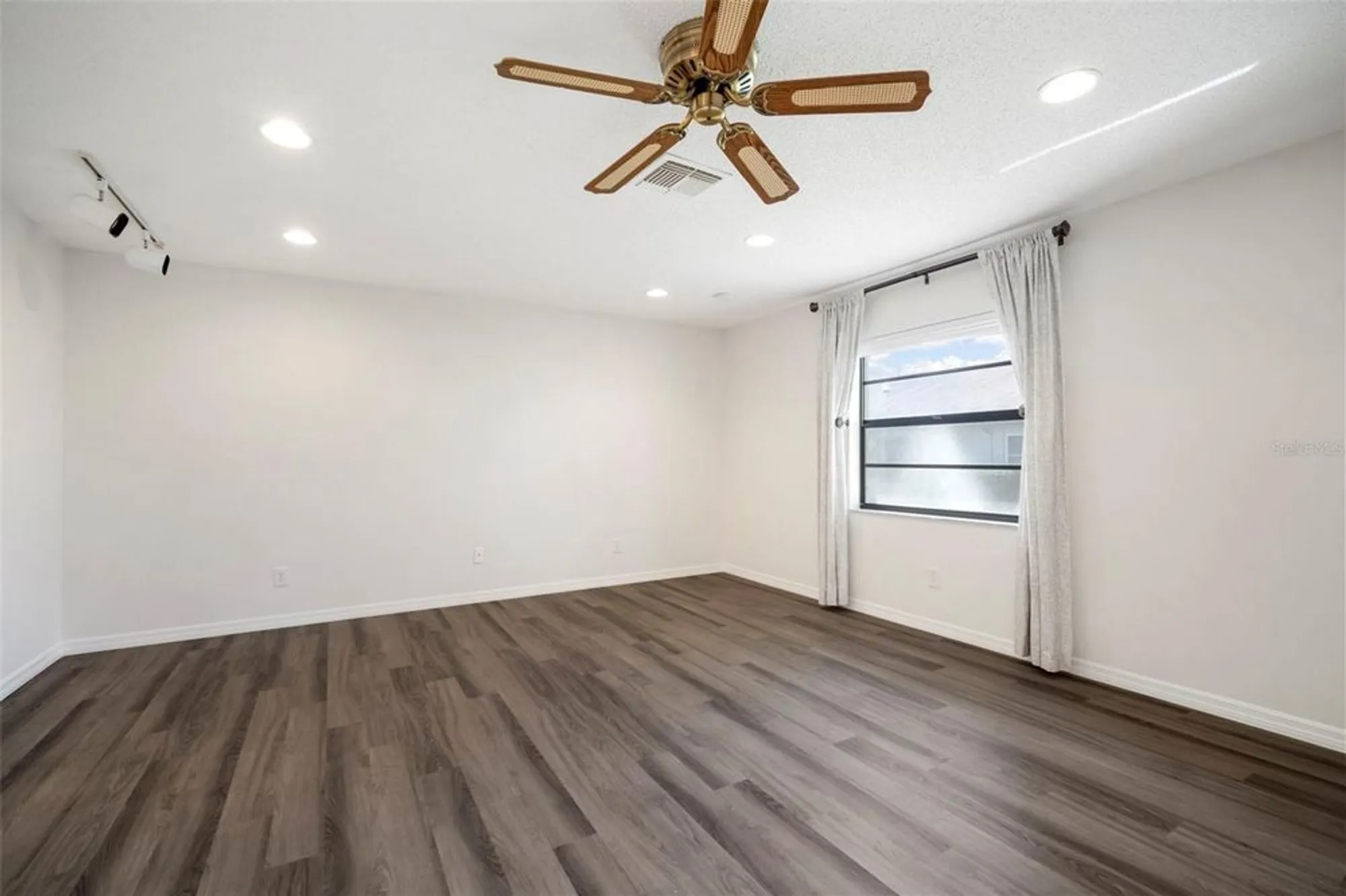 Property Slideshow image 21 of 53 | 1508 ingram dr # 20, Sun City Center, FL, 33573