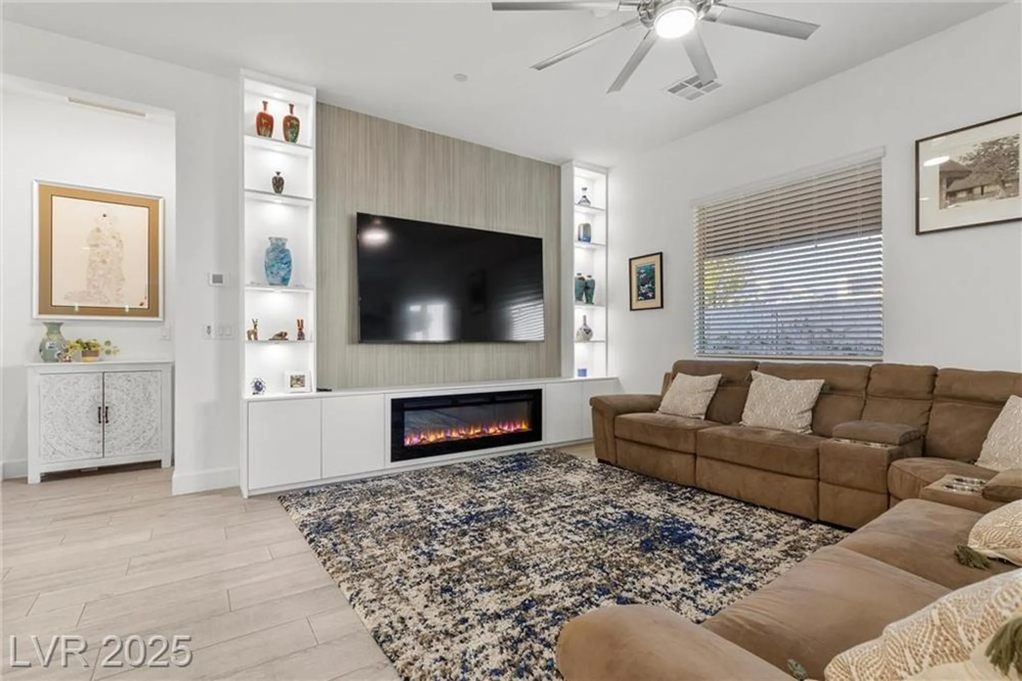 Property Slideshow image 12 of 55 | 12476 heritage bend dr, Las Vegas, NV, 89138