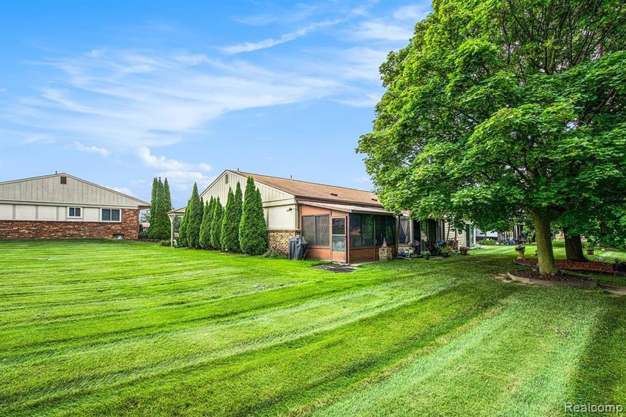 Property Slideshow image 26 of 28 | 25235 franklin ter # 8, South Lyon, MI, 48178