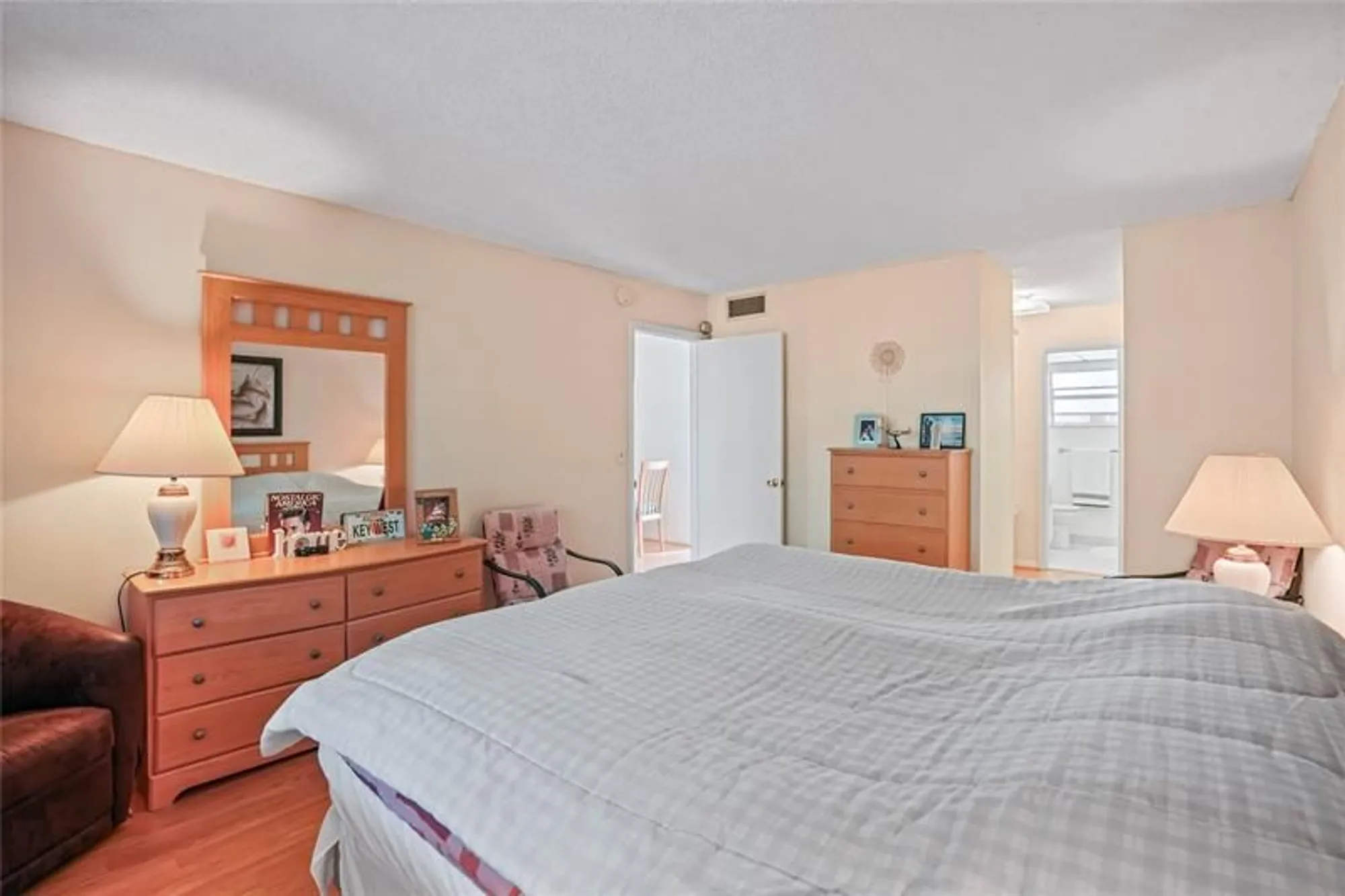 Property Slideshow image 13 of 43 | 3001 nw 46th ave 404, Lauderdale Lakes, FL, 33313