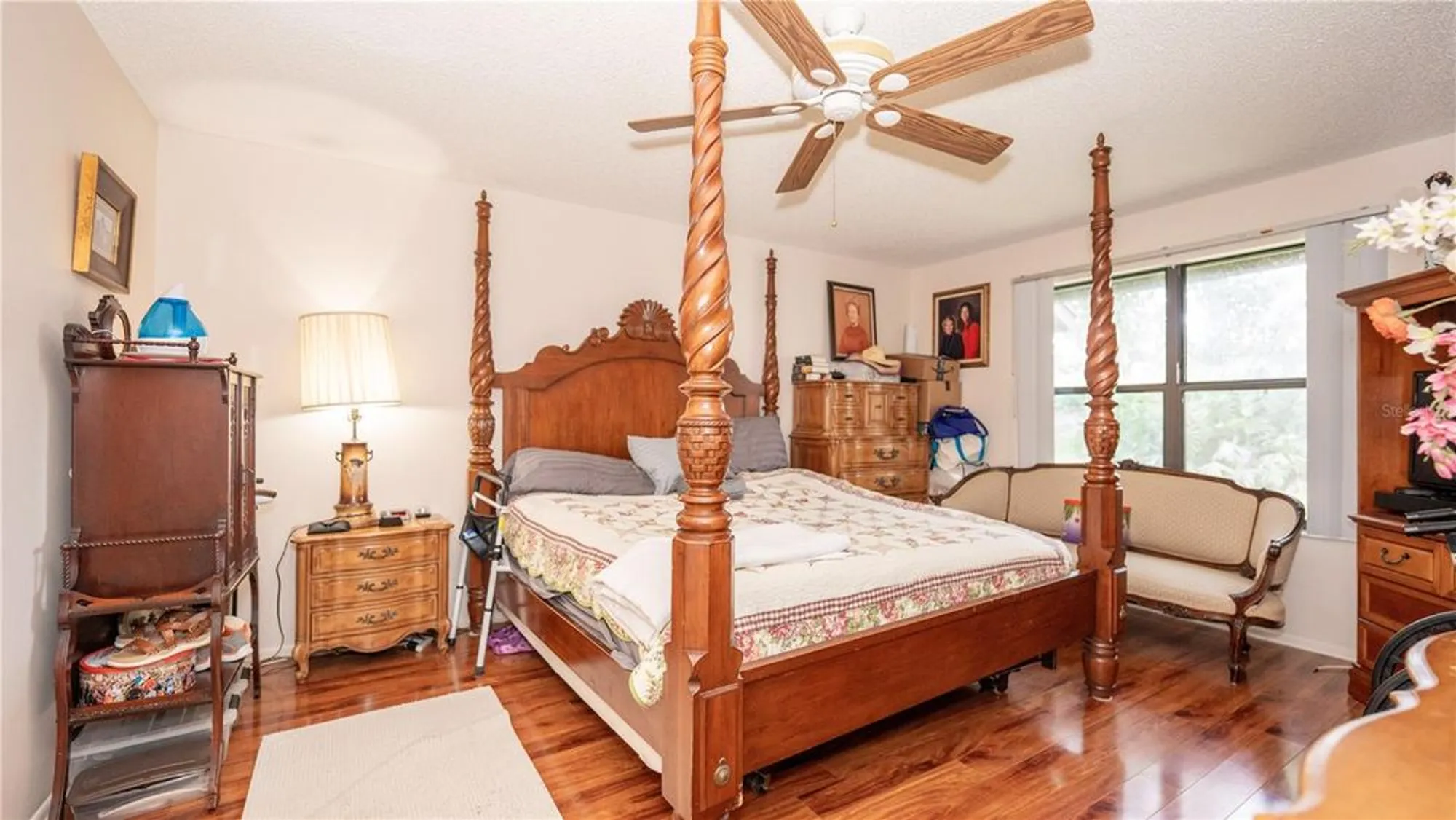 Property Slideshow image 19 of 38 | 272 beaver dam ct, Royal Palm Beach, FL, 33411
