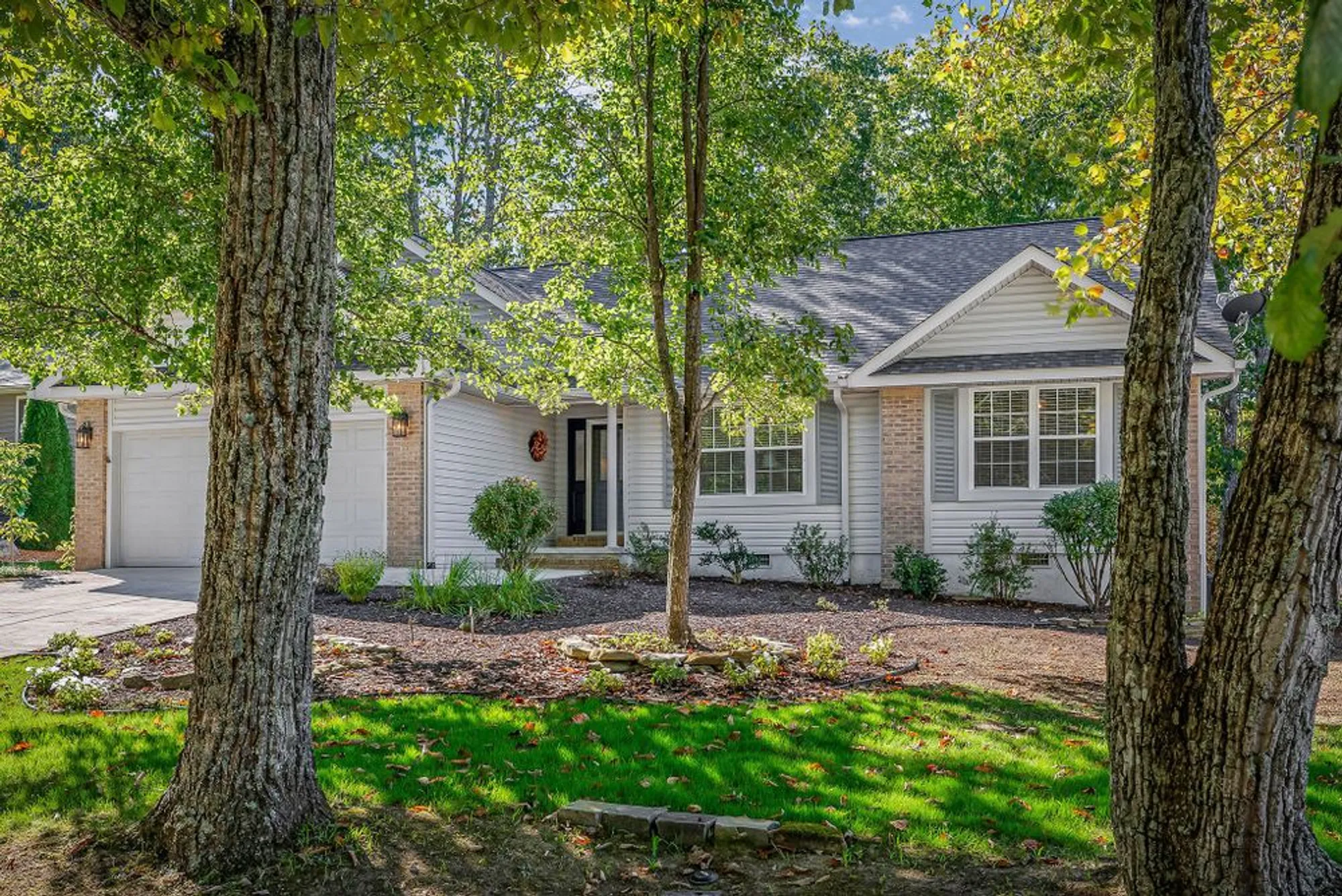 Property Slideshow image 2 of 42 | 143 lakeside dr, Crossville, TN, 38558