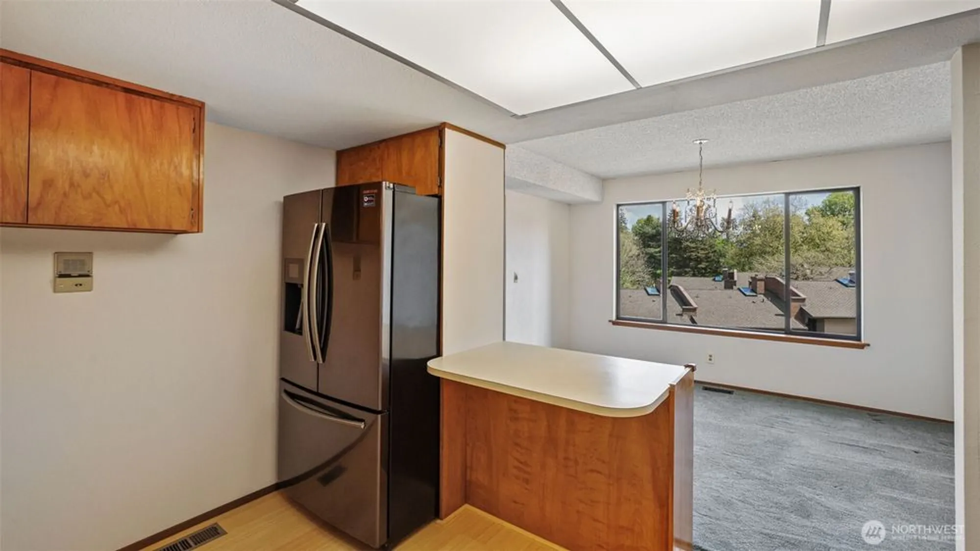 Property Slideshow image 5 of 23 | 10821 glen acres dr s c, Seattle, WA, 98168