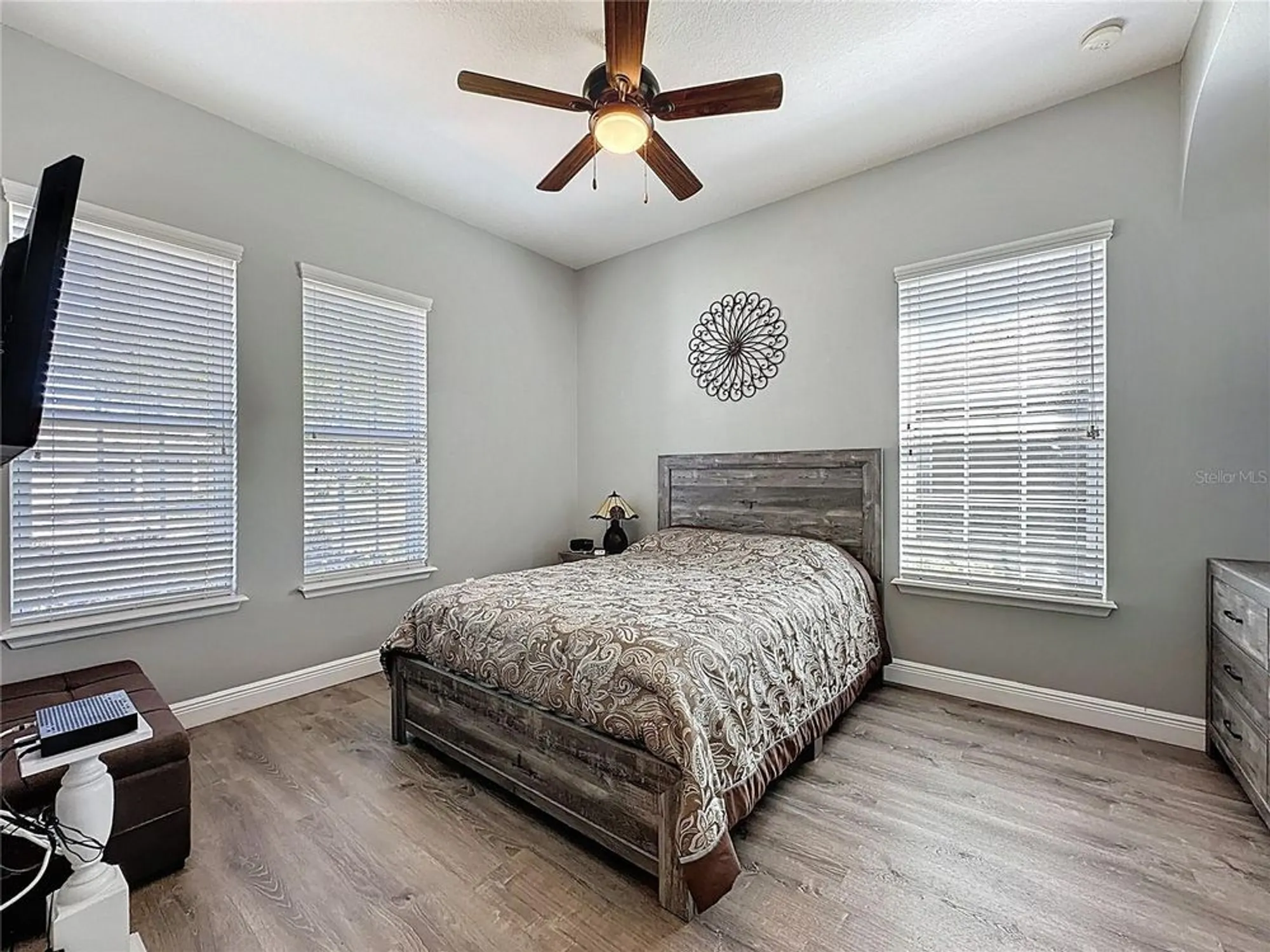 Property Slideshow image 23 of 54 | 228 bayou bend rd, Groveland, FL, 34736