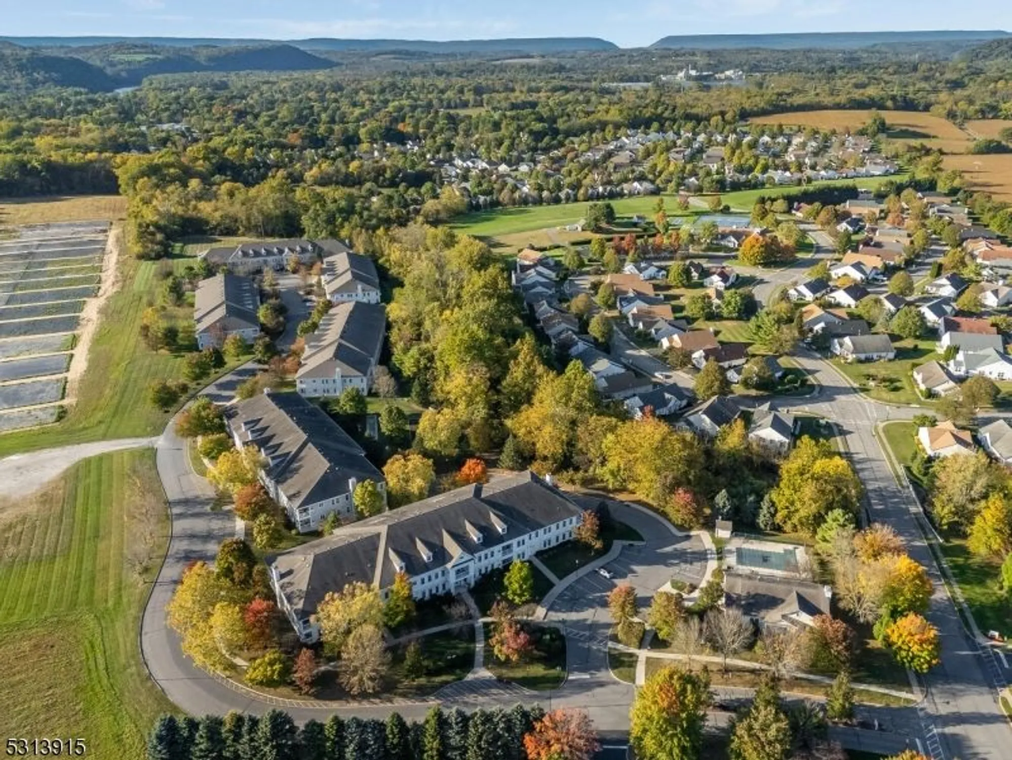 Property Slideshow image 34 of 48 | 6015 brookfield glen dr # 15, Belvidere, NJ, 07823