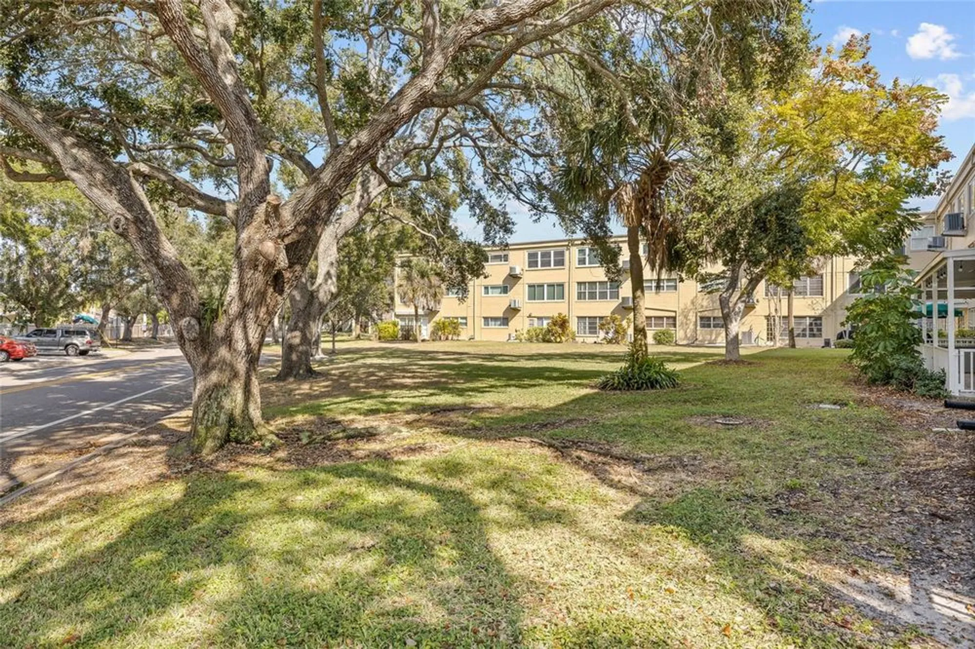 Property Slideshow image 32 of 42 | 2416 world parkway blvd 26, Clearwater, FL, 33763