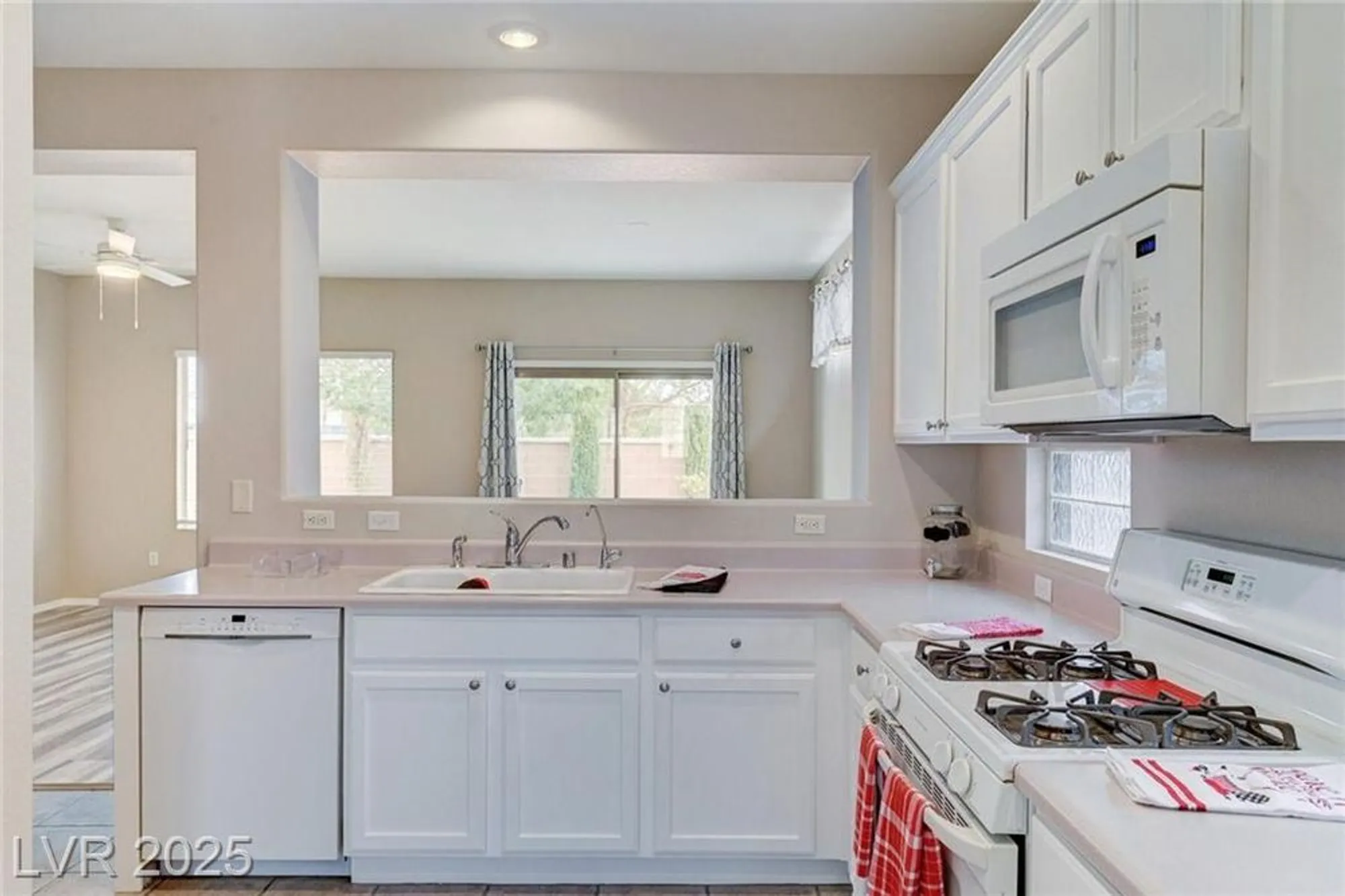 Property Slideshow image 26 of 93 | 2160 tiger links dr, Henderson, NV, 89012