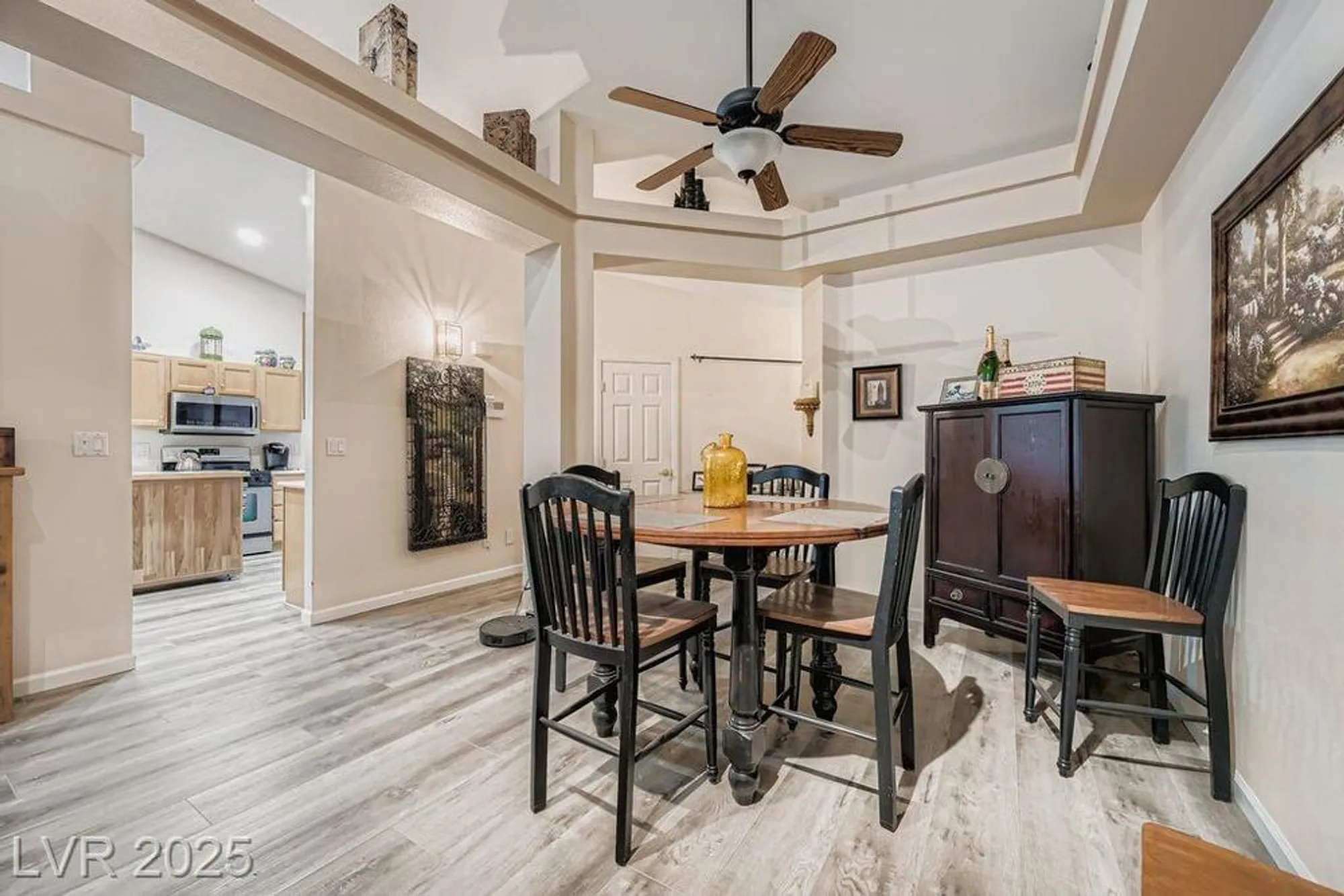 Property Slideshow image 6 of 28 | 5320 rim view ln, Las Vegas, NV, 89130