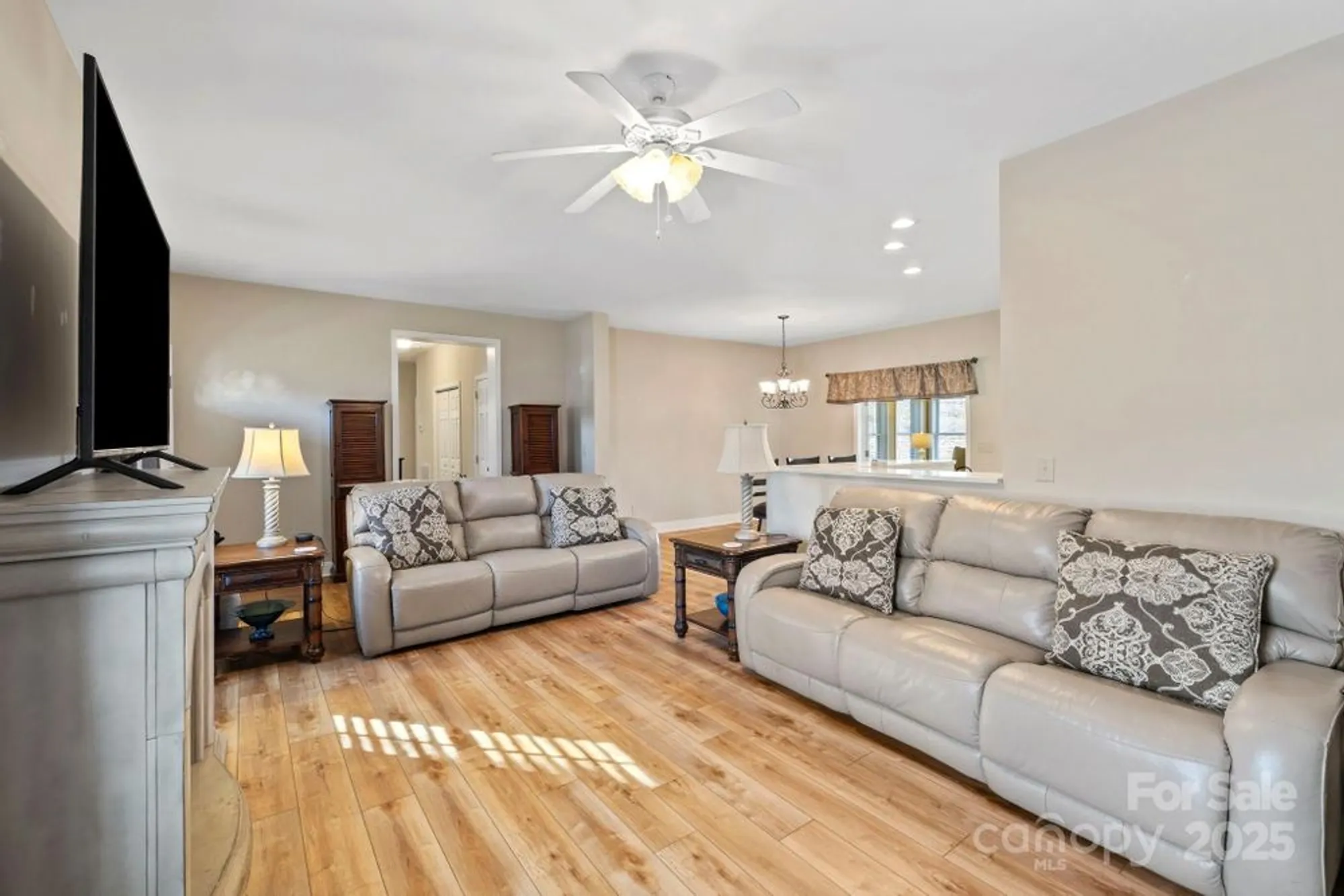 Property Slideshow image 18 of 48 | 494 riverwind dr, Hendersonville, NC, 28739