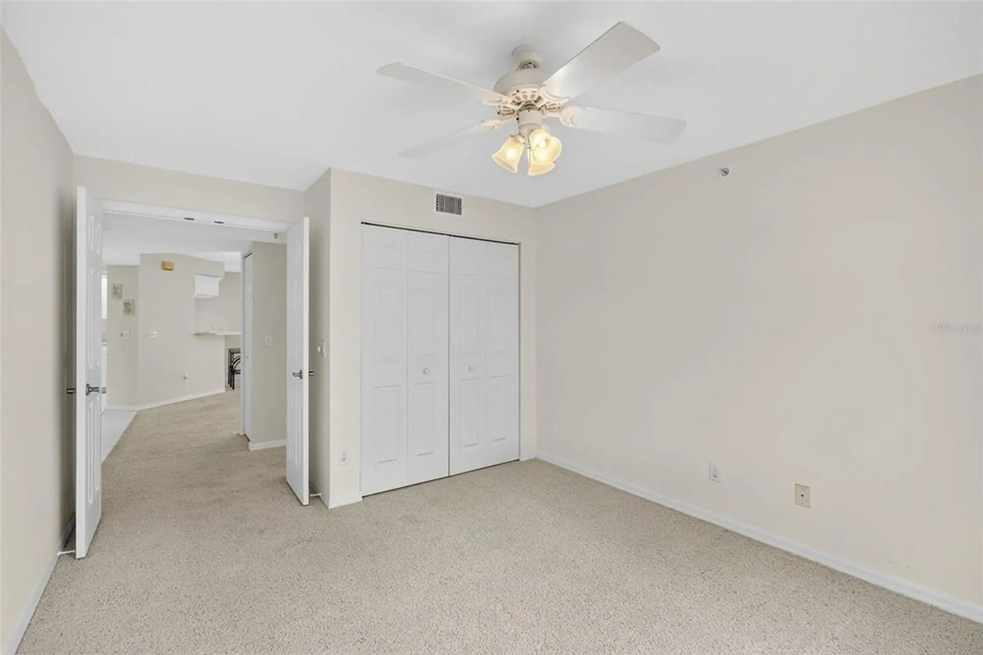 Property Slideshow image 25 of 40 | 813 montrose dr 104, Venice, FL, 34293