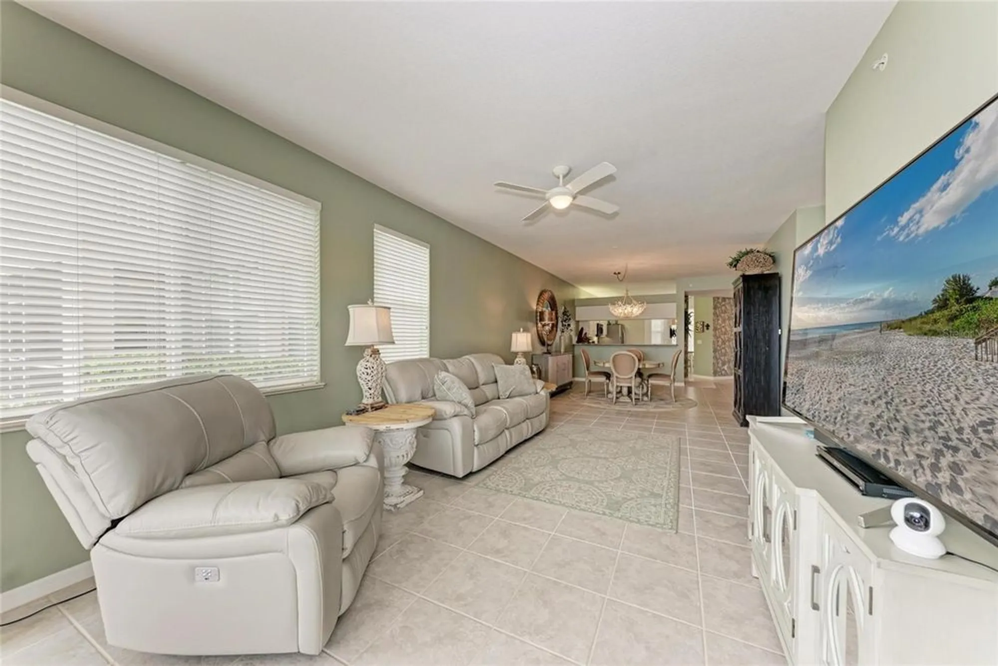 Property Slideshow image 7 of 43 | 119 woodbridge dr 103, Venice, FL, 34293