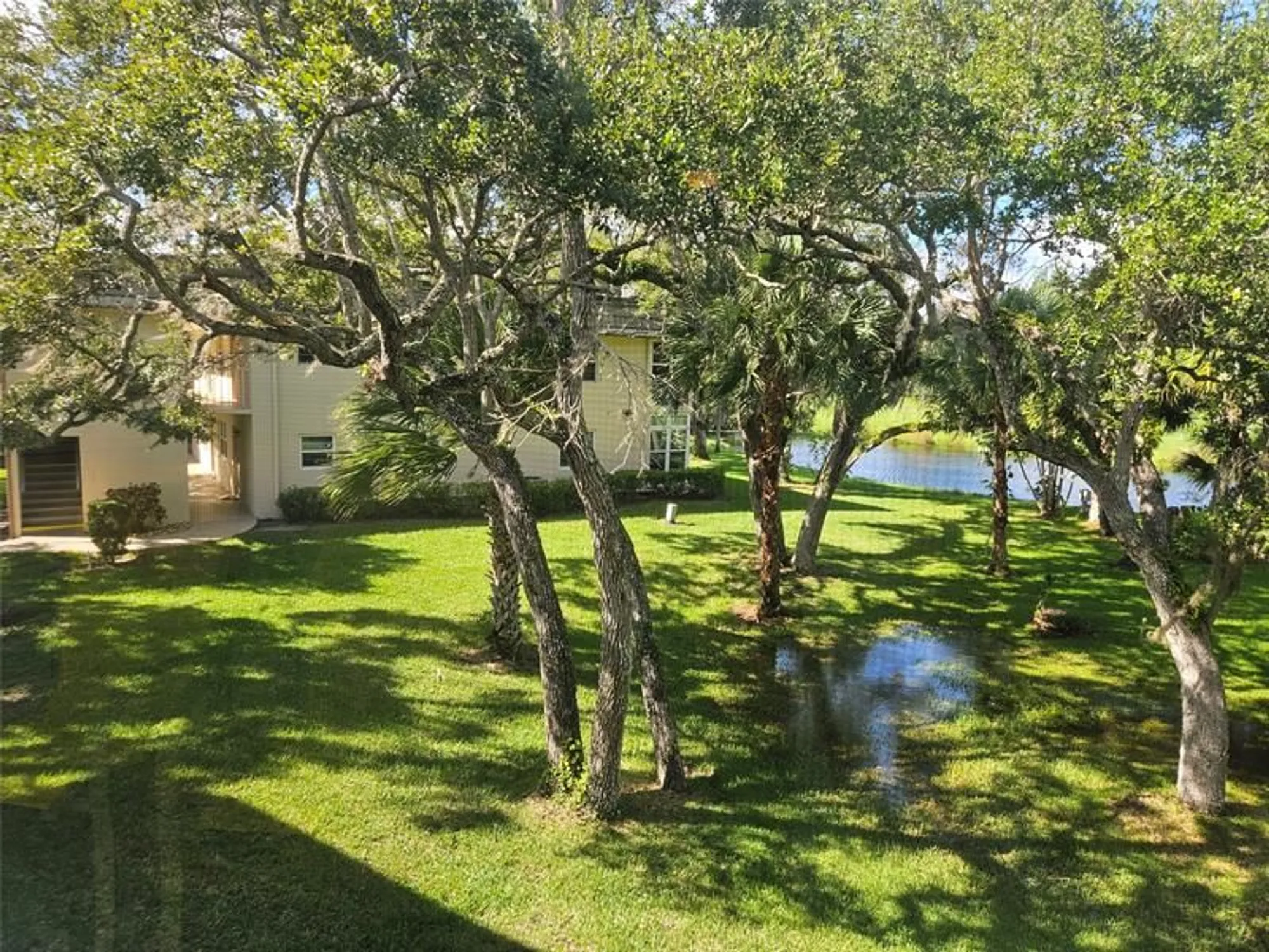 Property Slideshow image 27 of 35 | 15 vista gardens trl apt 206, Vero Beach, FL, 32962