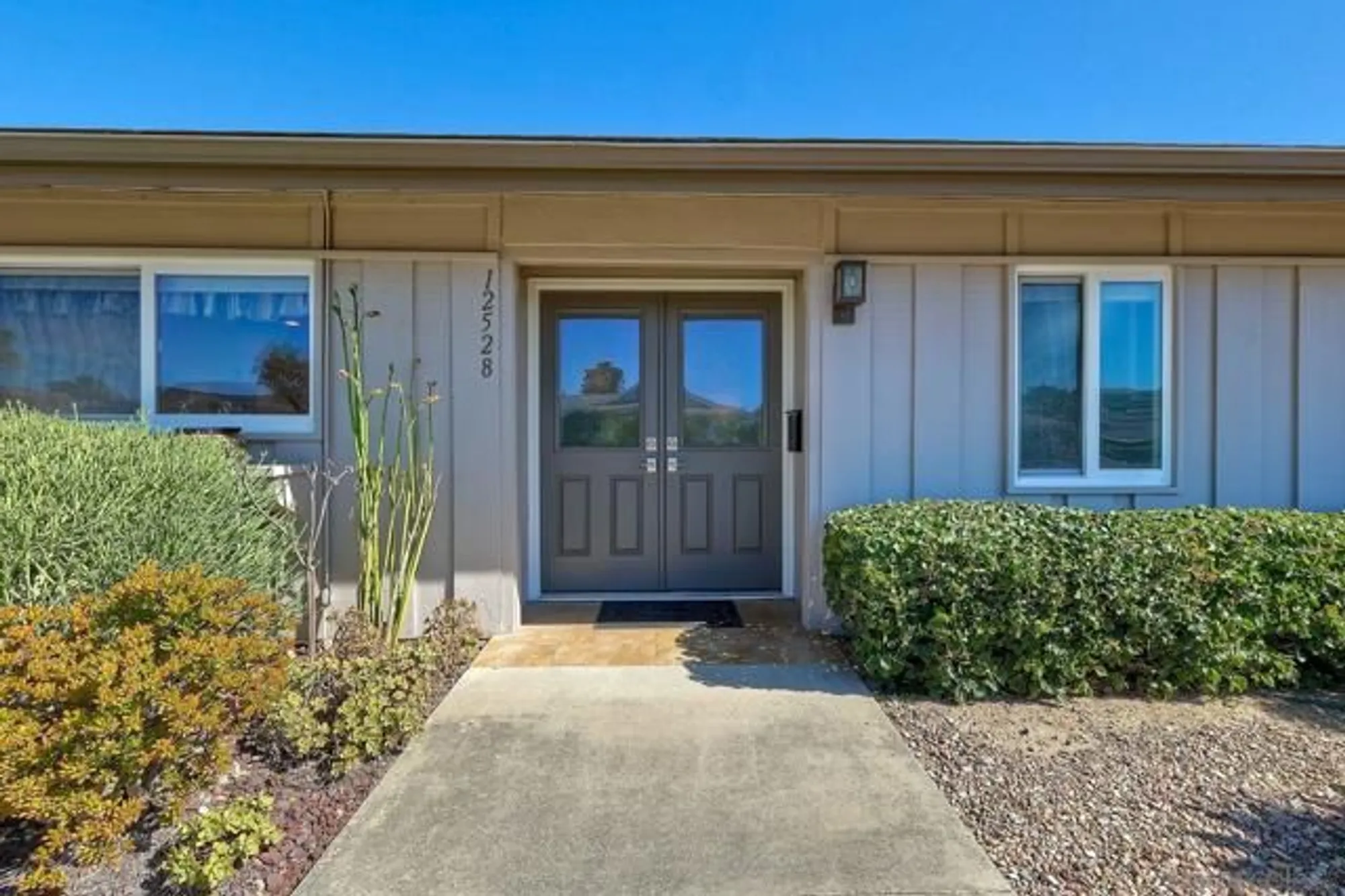 Property Slideshow image 5 of 34 | 12528 niego ln, San Diego, CA, 92128