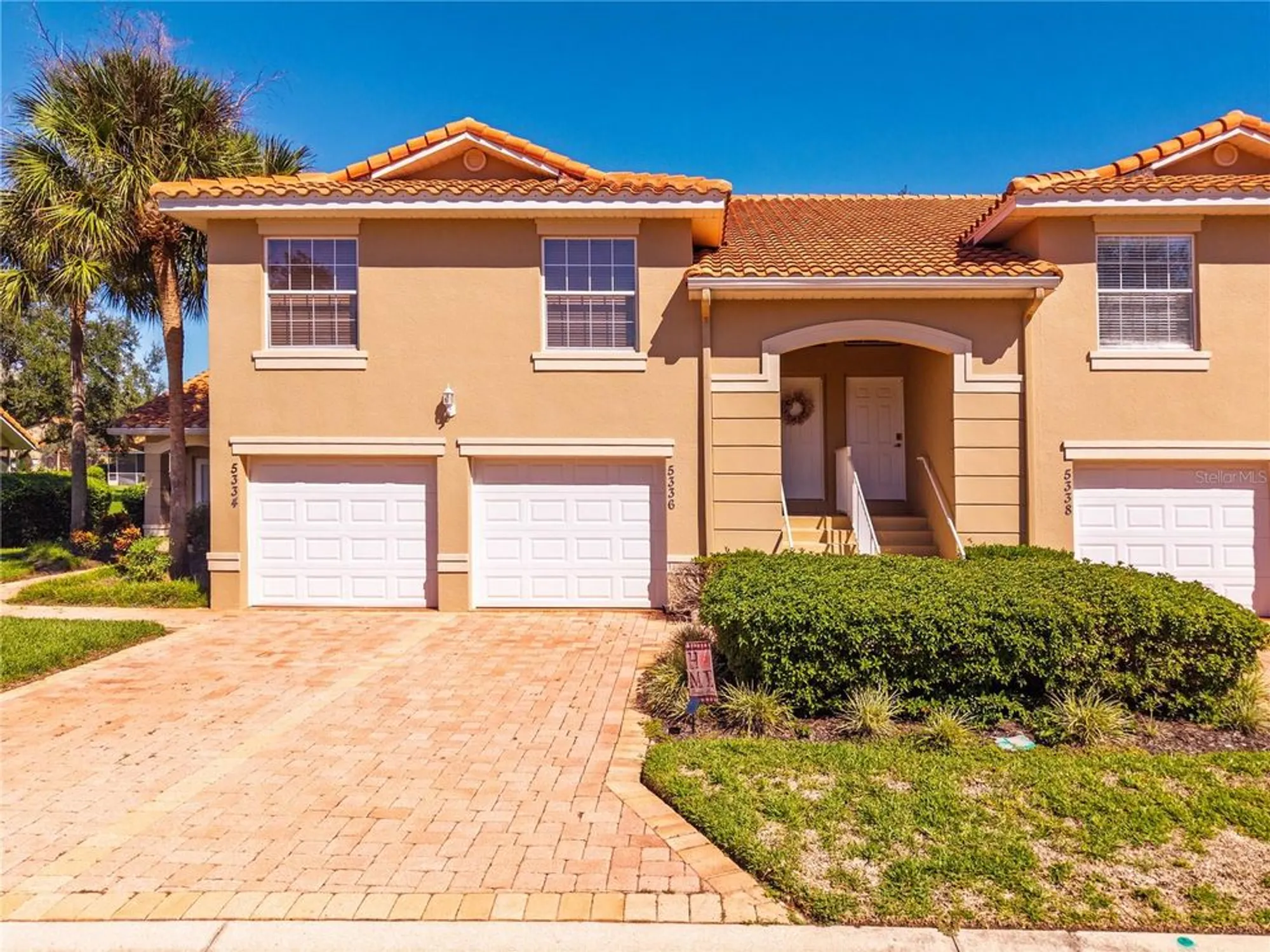 Property Slideshow image 1 of 45 | 5336 edgewater way, Oxford, FL, 34484