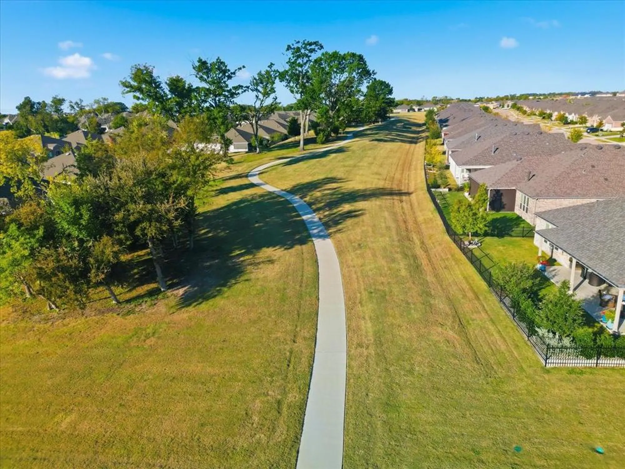 Property Slideshow image 34 of 40 | 9405 dusky trl, Mckinney, TX, 75071