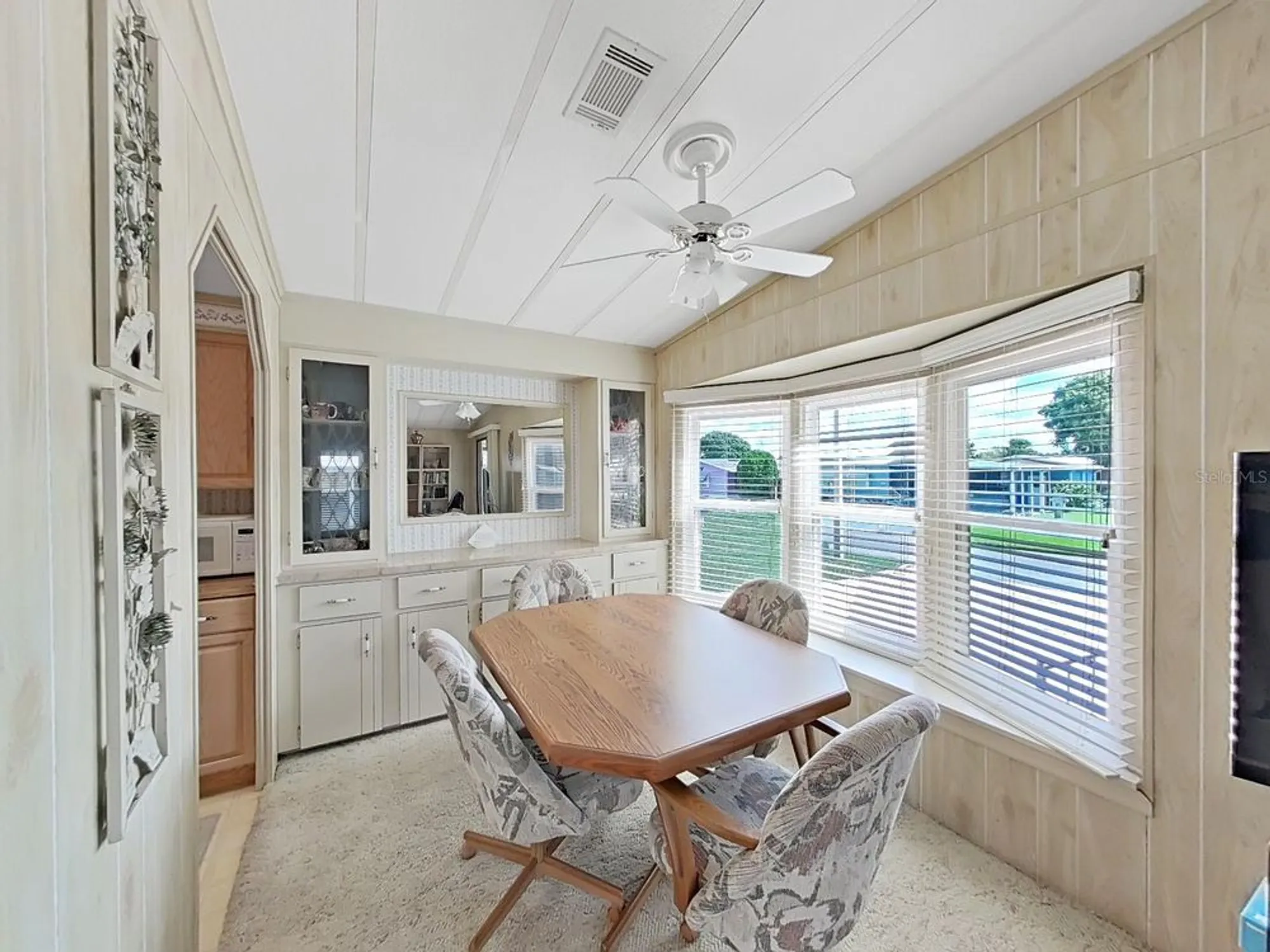Property Slideshow image 14 of 45 | 4909 foxwood lake dr, Lakeland, FL, 33810