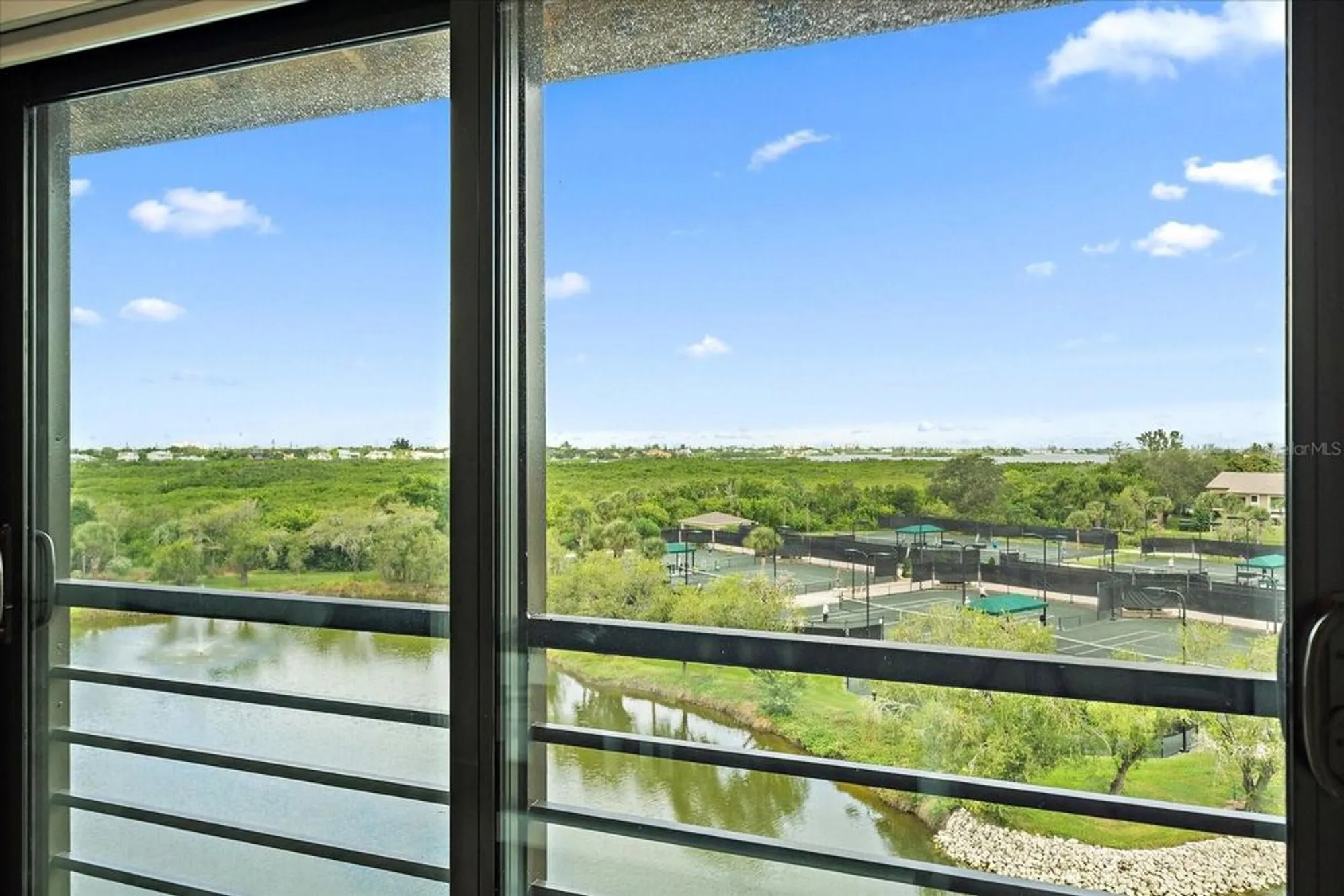 Property Slideshow image 19 of 52 | 5400 eagles point cir apt 405, Sarasota, FL, 34231