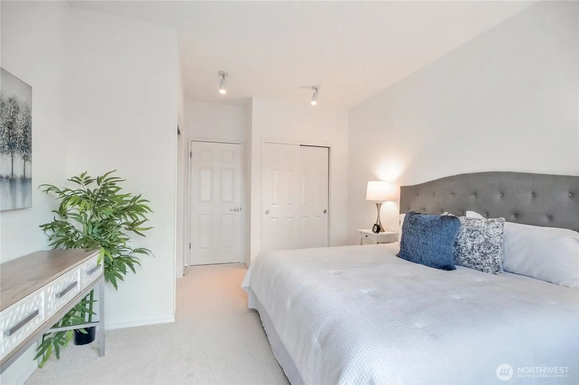 Property Slideshow image 20 of 38 | 4228 221st pl se # 1083, Issaquah, WA, 98029