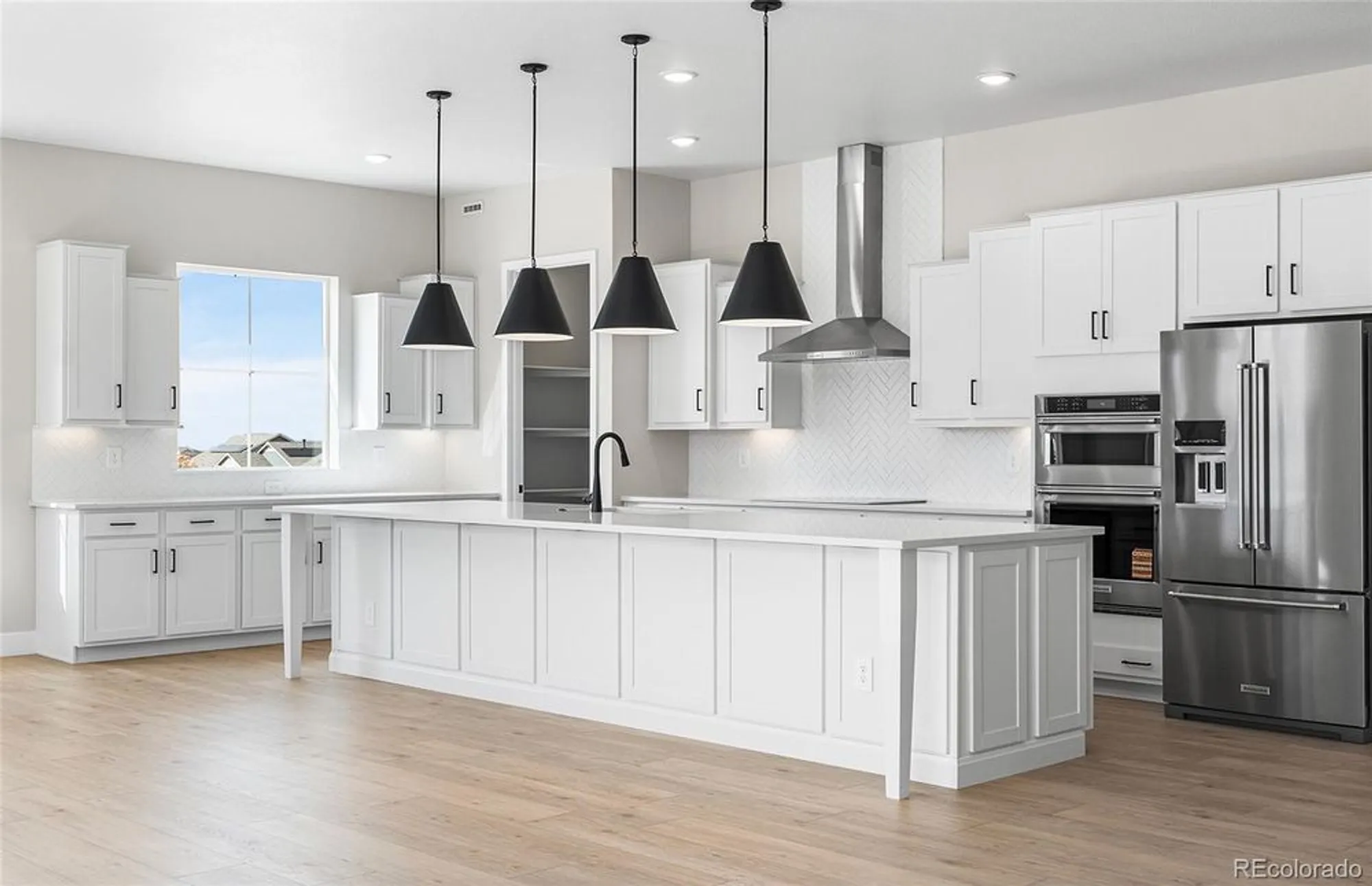 Property Slideshow image 11 of 45 | 8831 s quemoy st, Aurora, CO, 80016