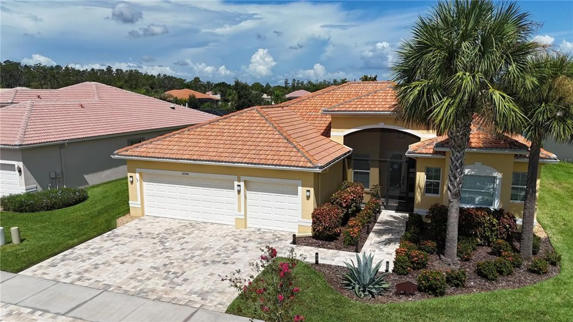 Property Slideshow image 73 of 74 | 16244 diamond bay dr, Wimauma, FL, 33598