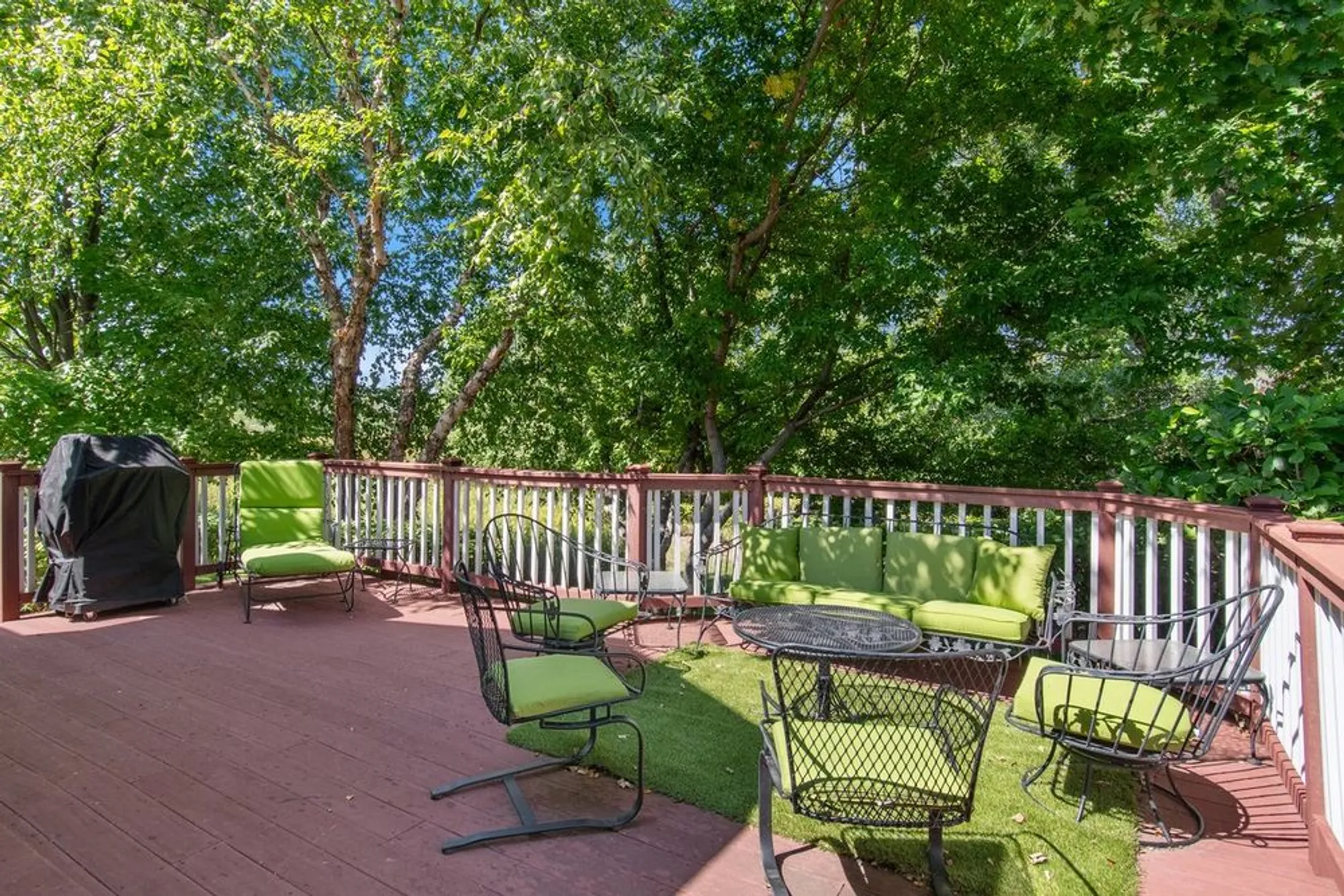 Property Slideshow image 27 of 40 | 1504 mansfield dr, Aurora, IL, 60502