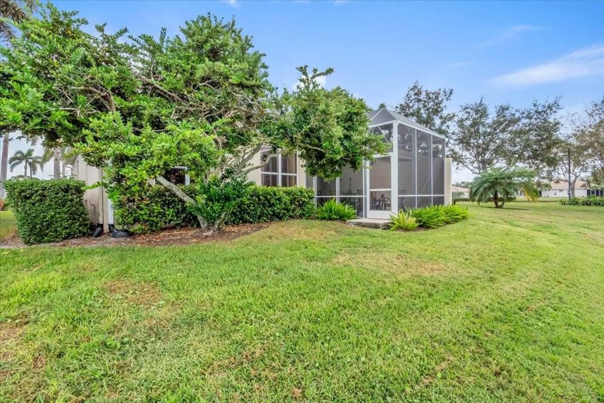 Property Slideshow image 38 of 59 | 8151 victoria falls cir, Sarasota, FL, 34243