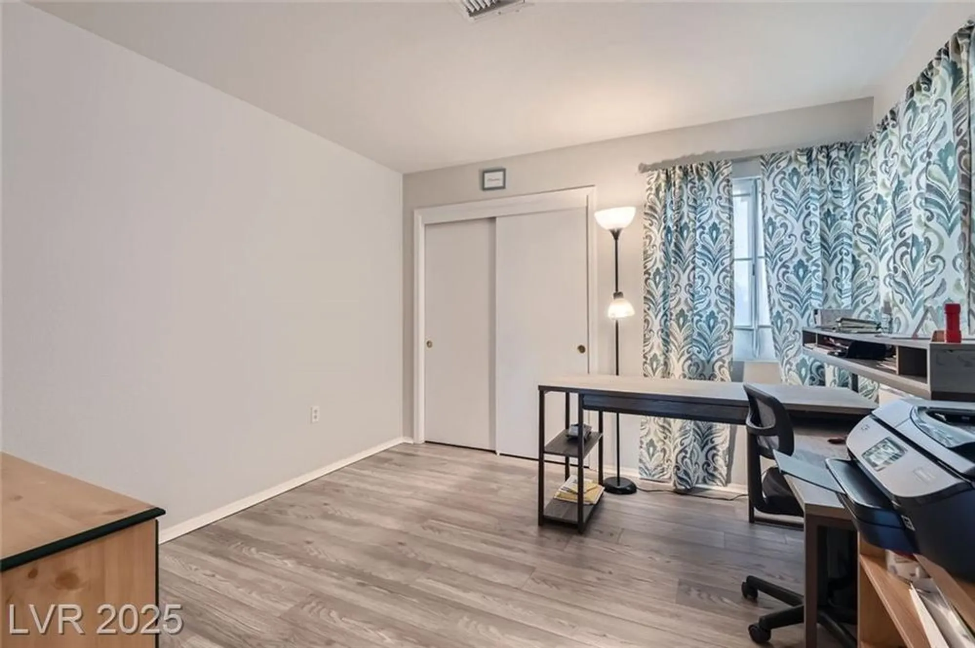 Property Slideshow image 20 of 25 | 8628 desert holly dr, Las Vegas, NV, 89134