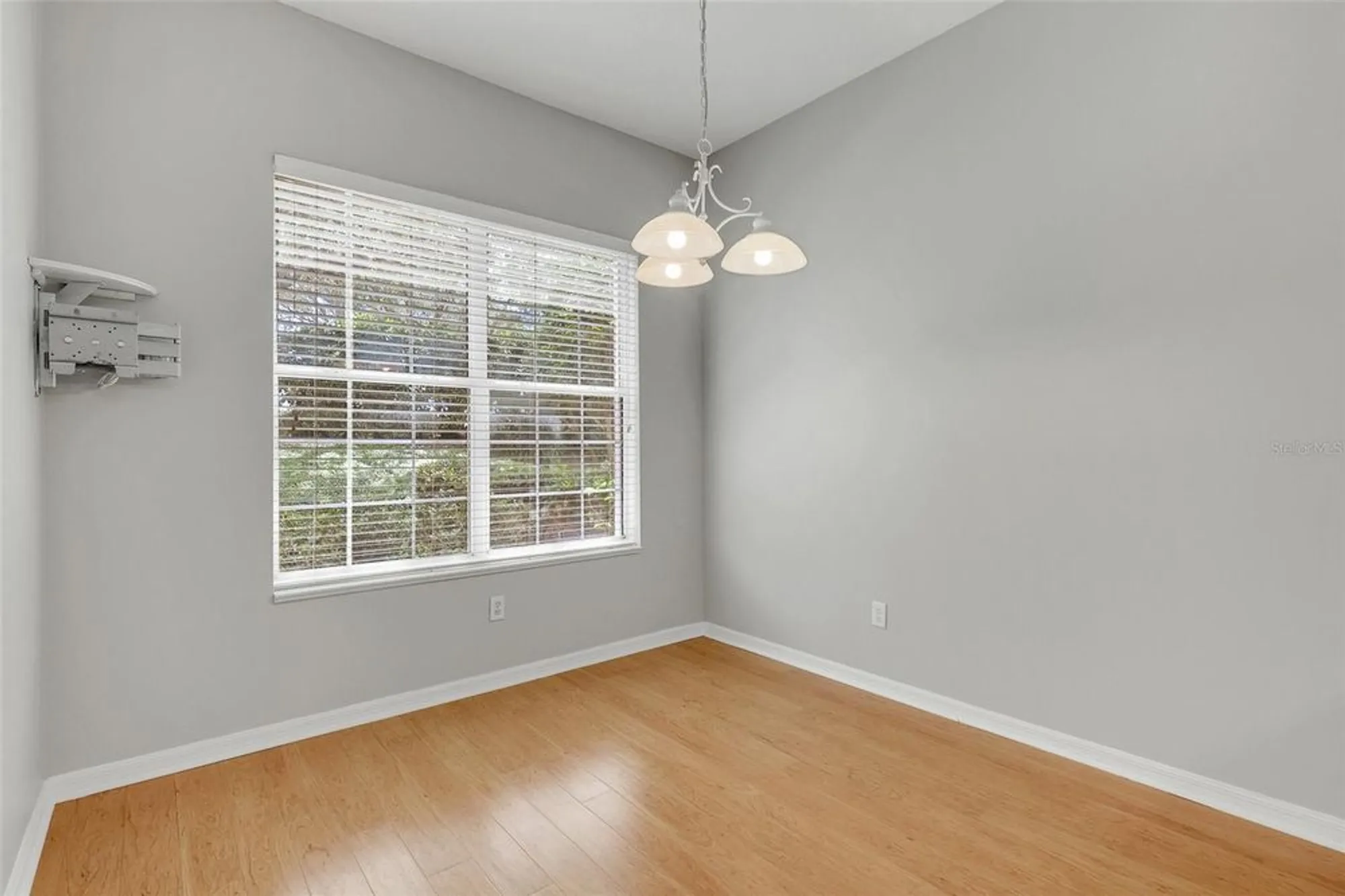 Property Slideshow image 15 of 46 | 1042 avenida sonoma, Lady Lake, FL, 32159