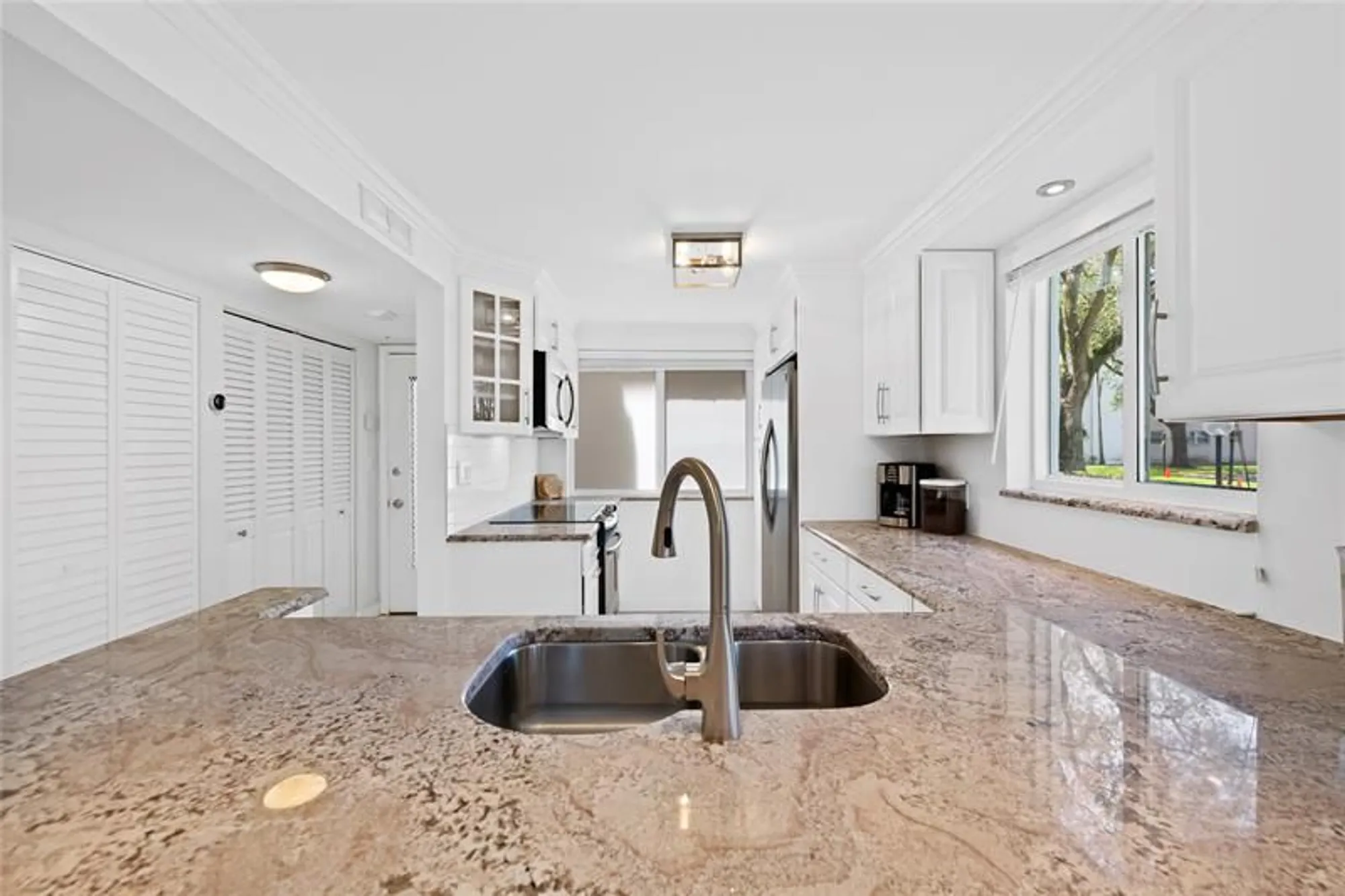 Property Slideshow image 5 of 27 | 3581 inverrary dr apt 104, Lauderhill, FL, 33319