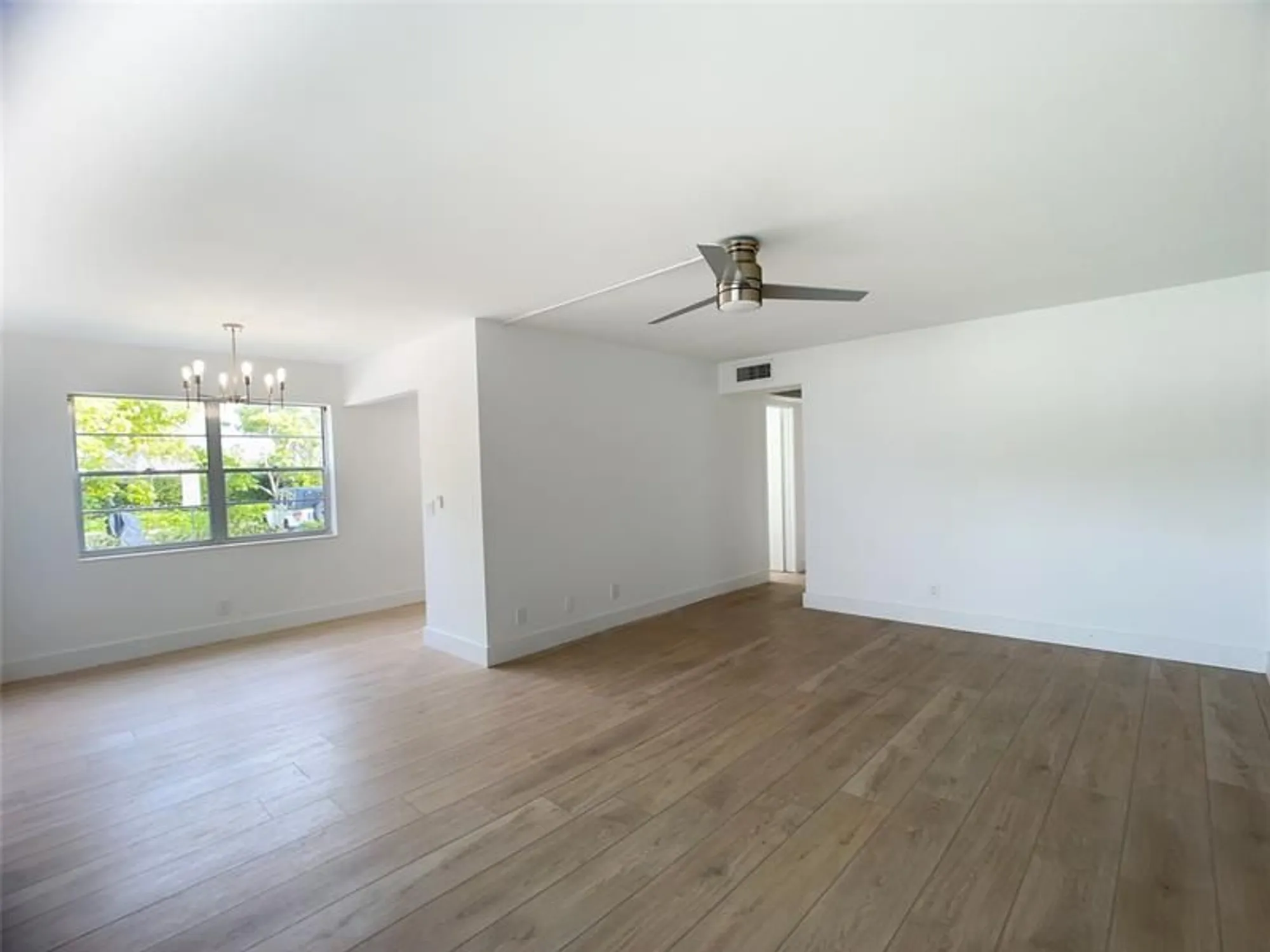 Property Slideshow image 5 of 43 | 109 harwood j # 109, Deerfield Beach, FL, 33442