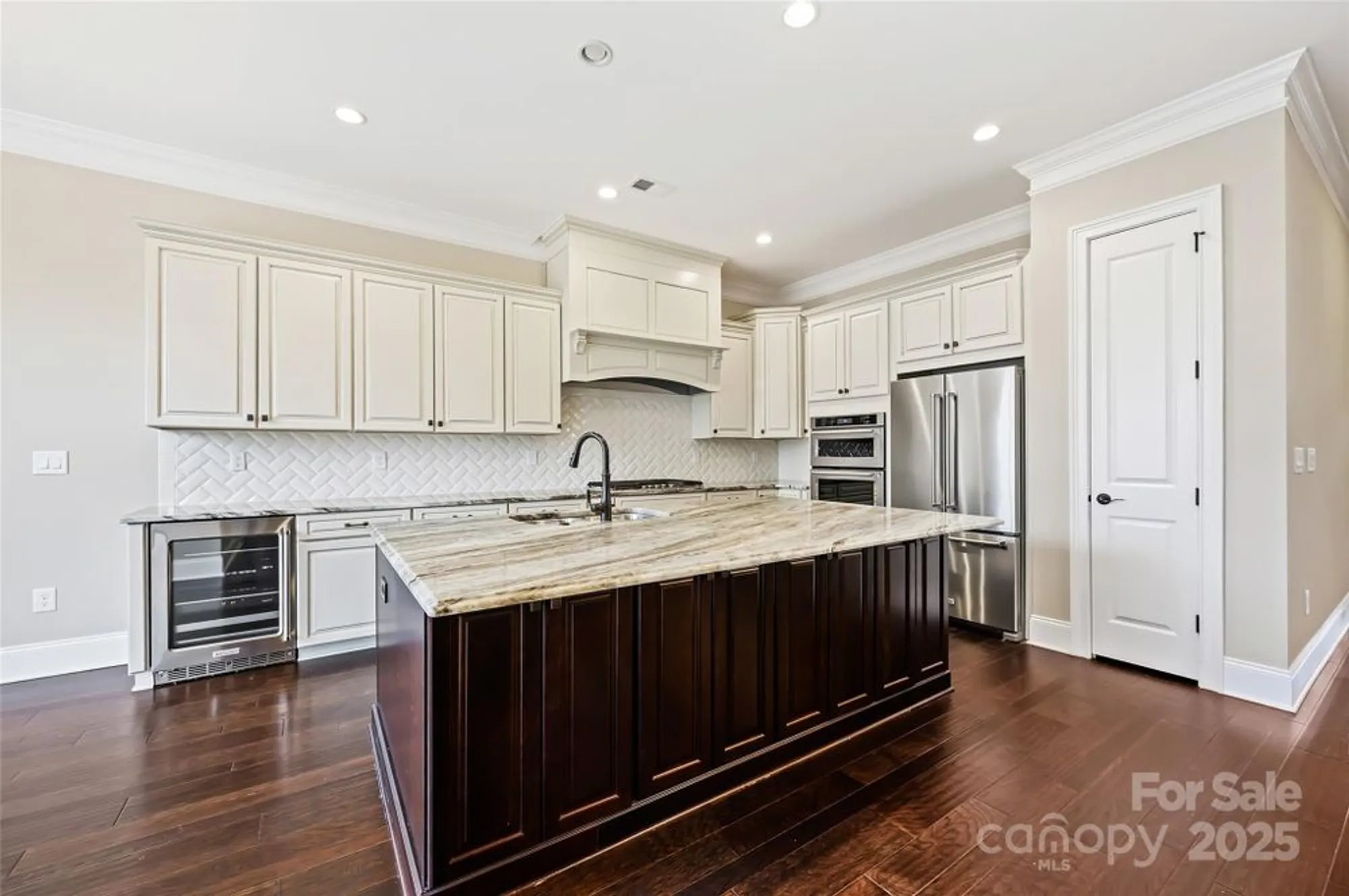 Property Slideshow image 11 of 27 | 14629 glen valley ct, Charlotte, NC, 28278