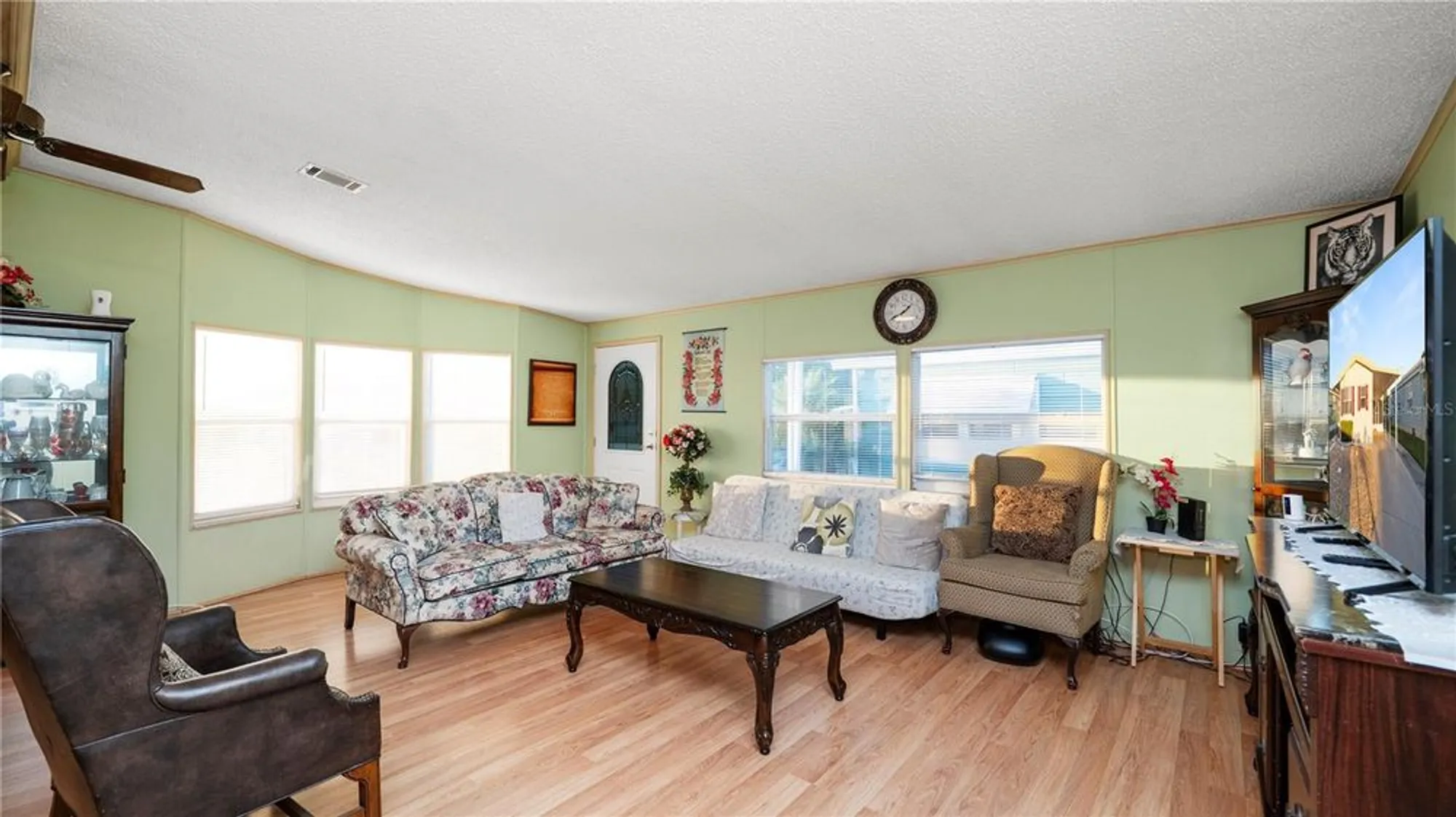 Property Slideshow image 16 of 47 | 5027 forest crest dr, Lakeland, FL, 33810