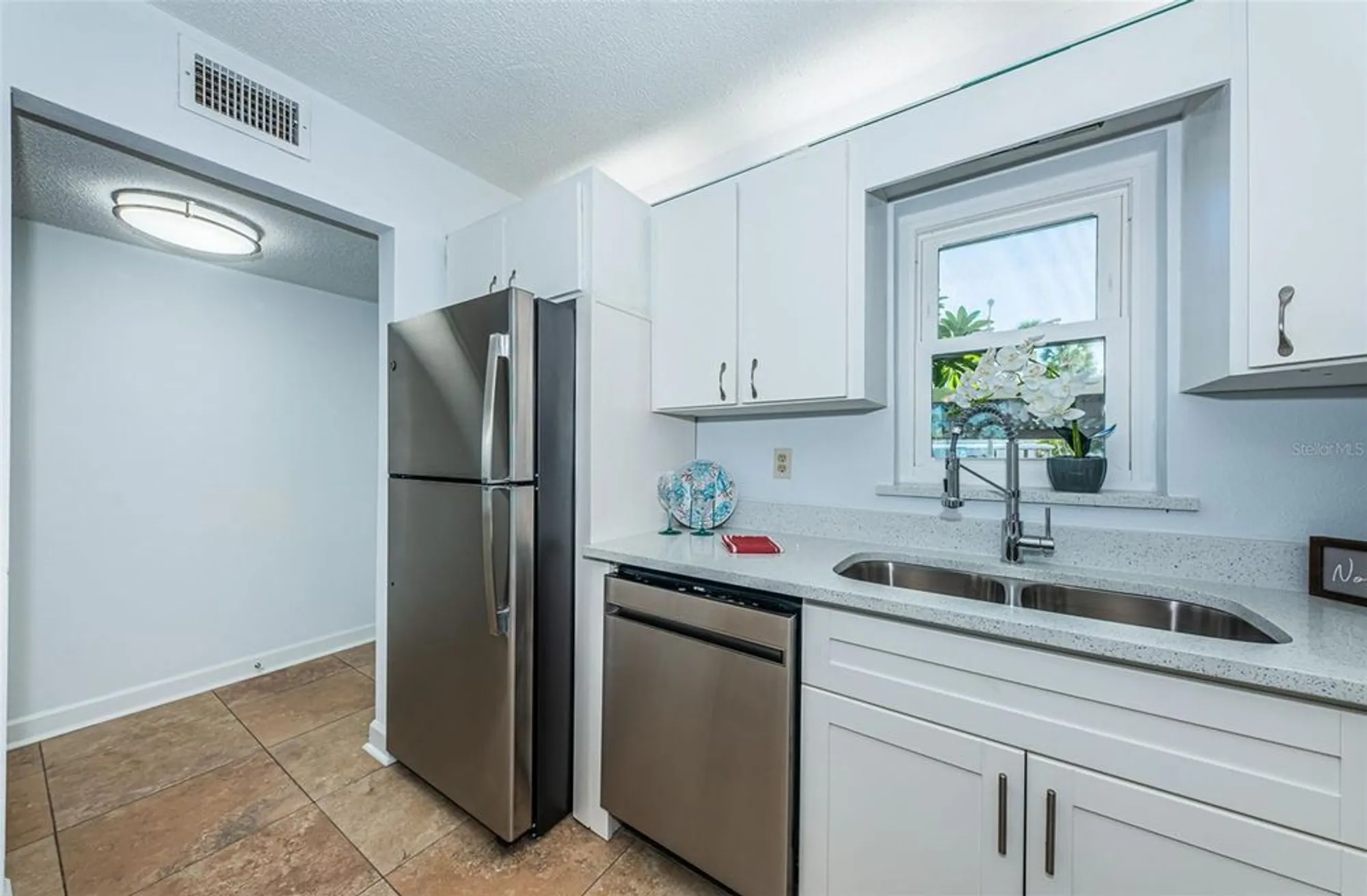 Property Slideshow image 15 of 90 | 7420 bay island dr 171, South Pasadena, FL, 33707