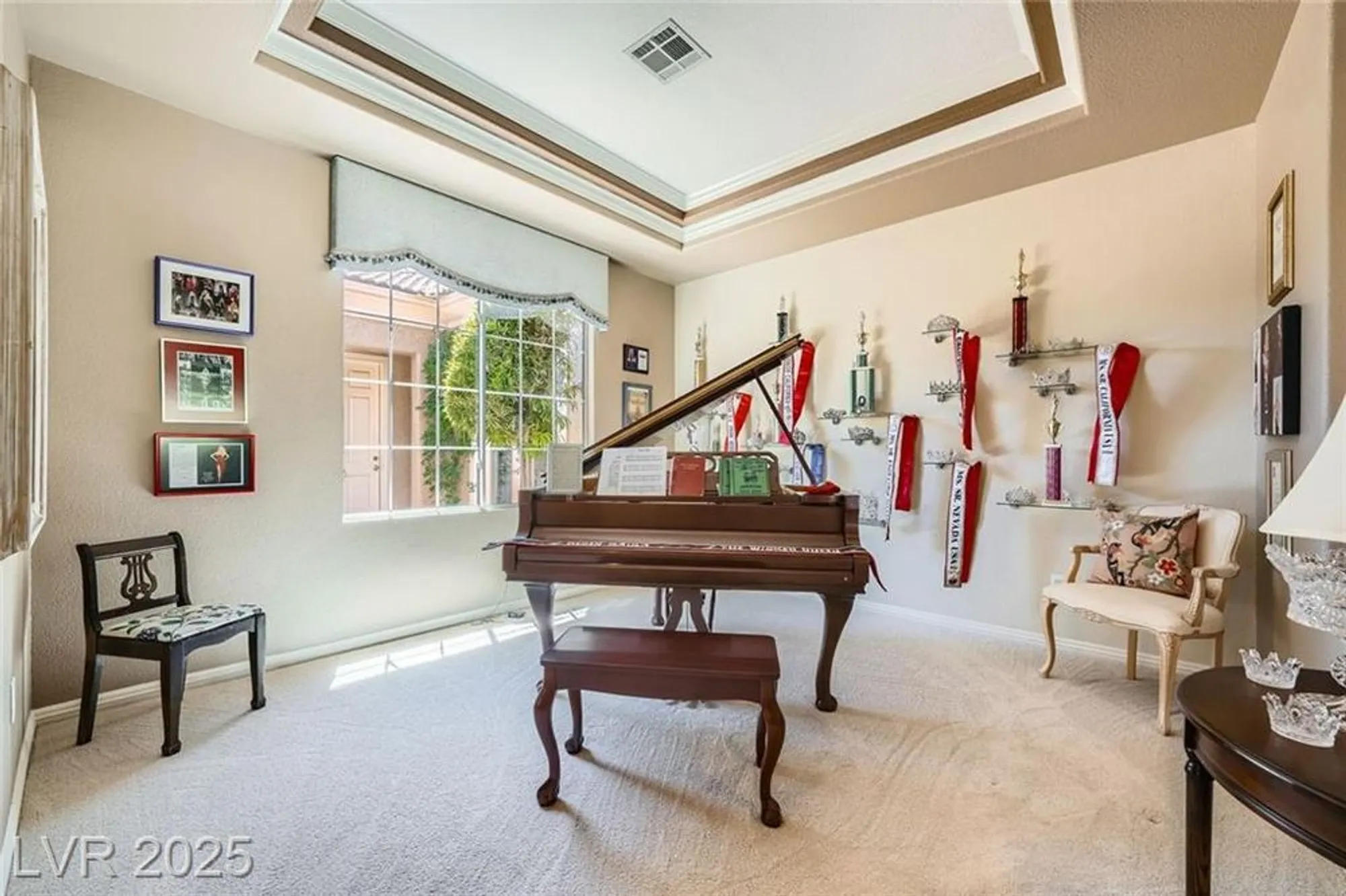 Property Slideshow image 9 of 72 | 4719 riva de romanza st, Las Vegas, NV, 89135
