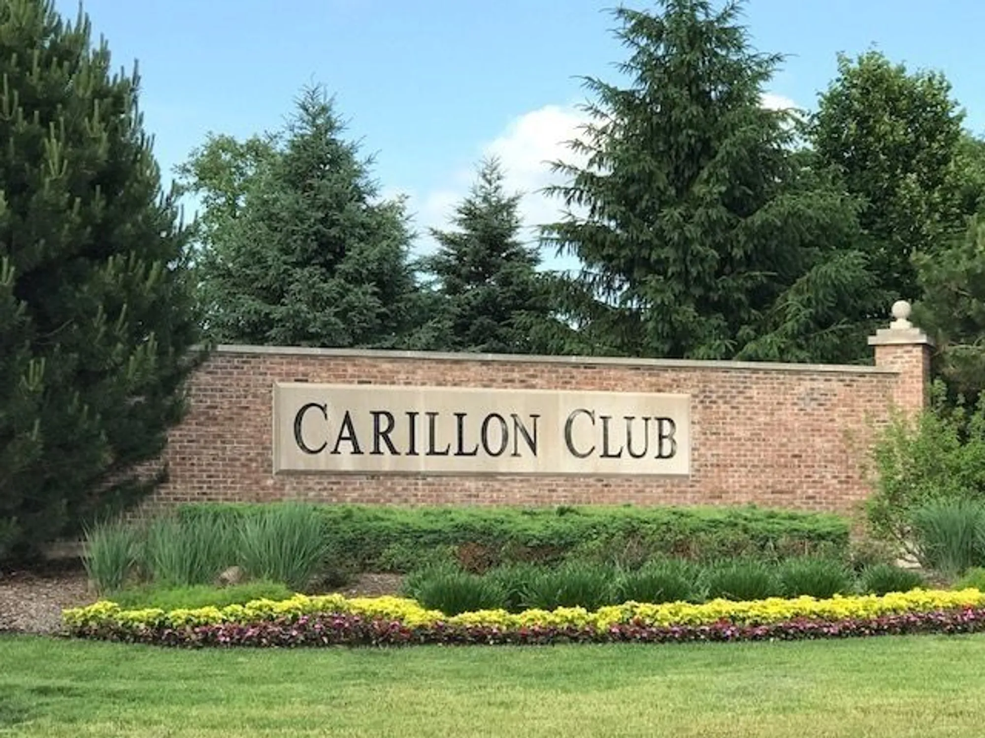 Property Slideshow image 22 of 38 | 2819 normandy cir, Naperville, IL, 60564