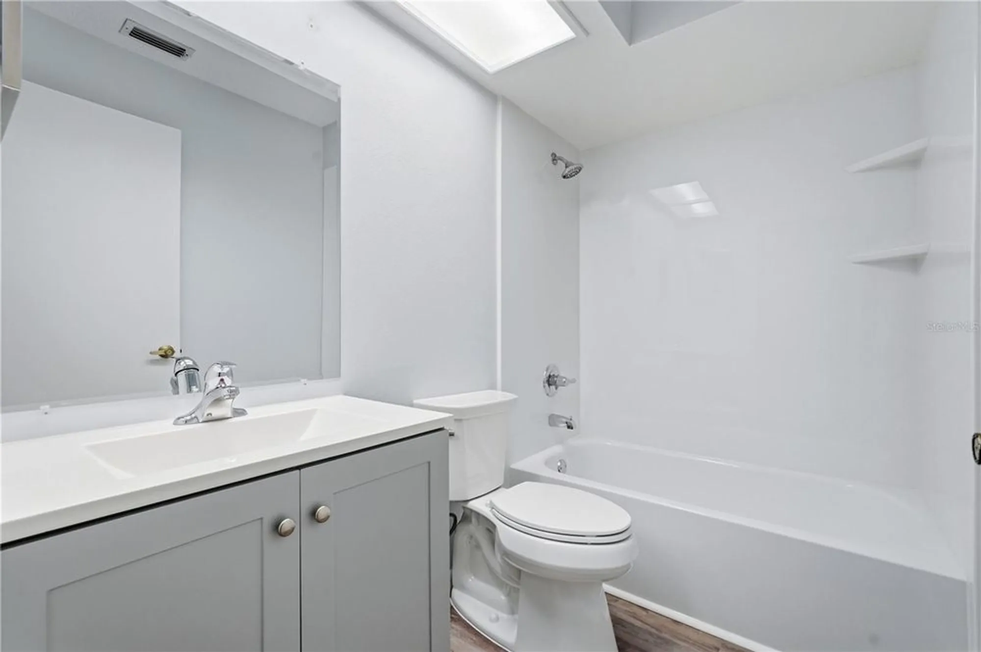 Property Slideshow image 19 of 31 | 3499 cedar ln, Palm Harbor, FL, 34684