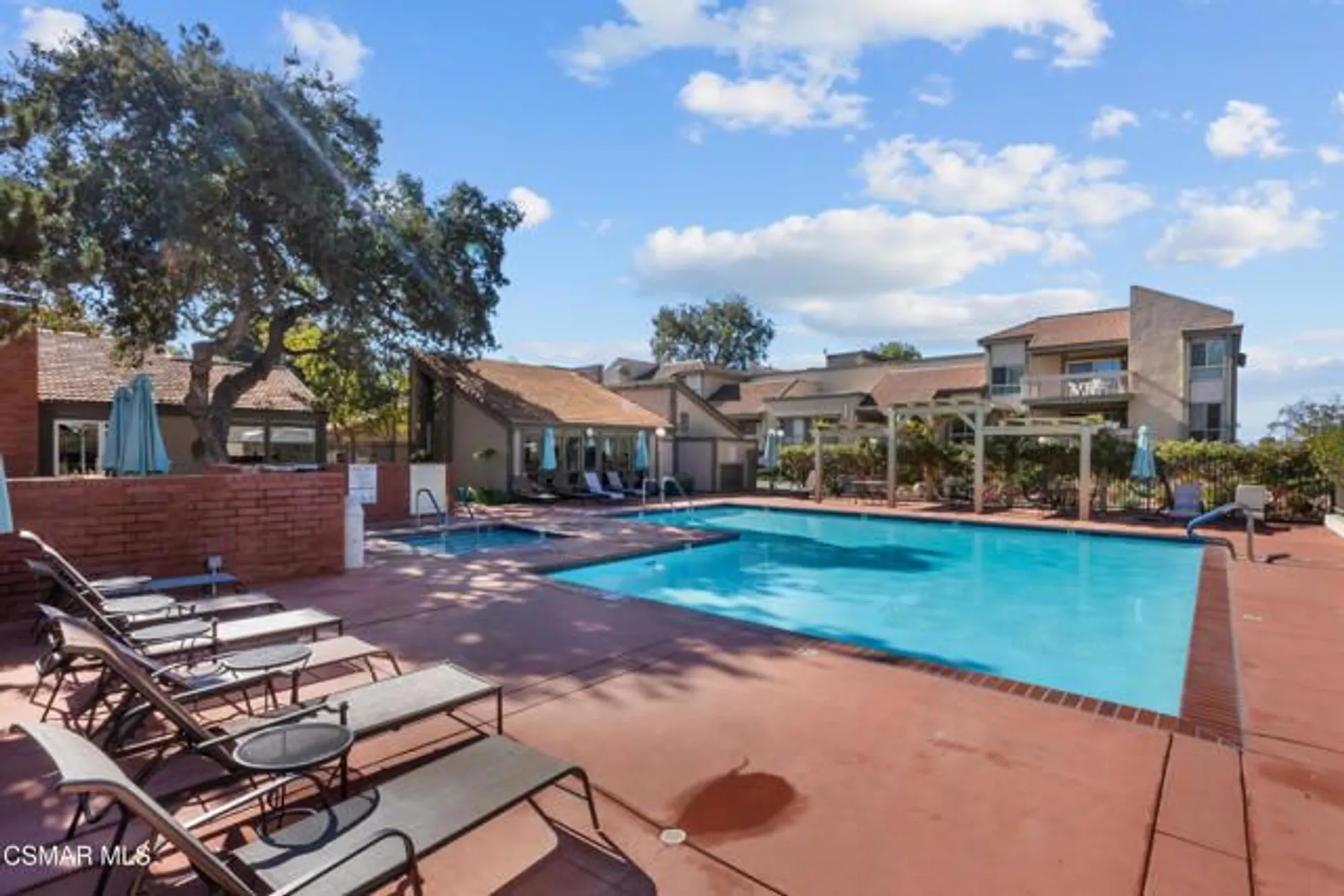 Property Slideshow image 30 of 33 | 351 chestnut hill ct 14, Thousand Oaks, CA, 91360