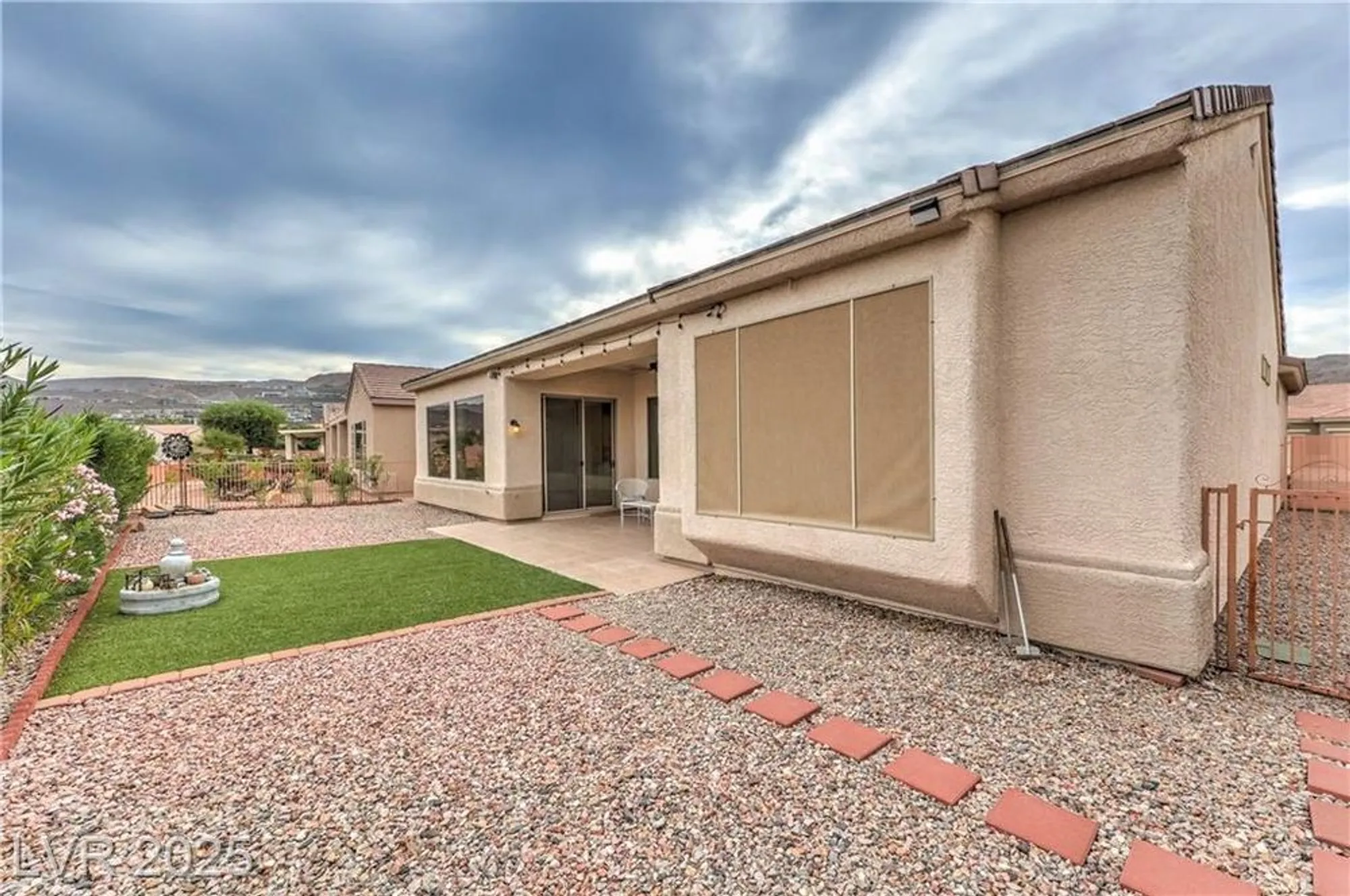 Property Slideshow image 31 of 36 | 562 mountain links dr, Henderson, NV, 89012