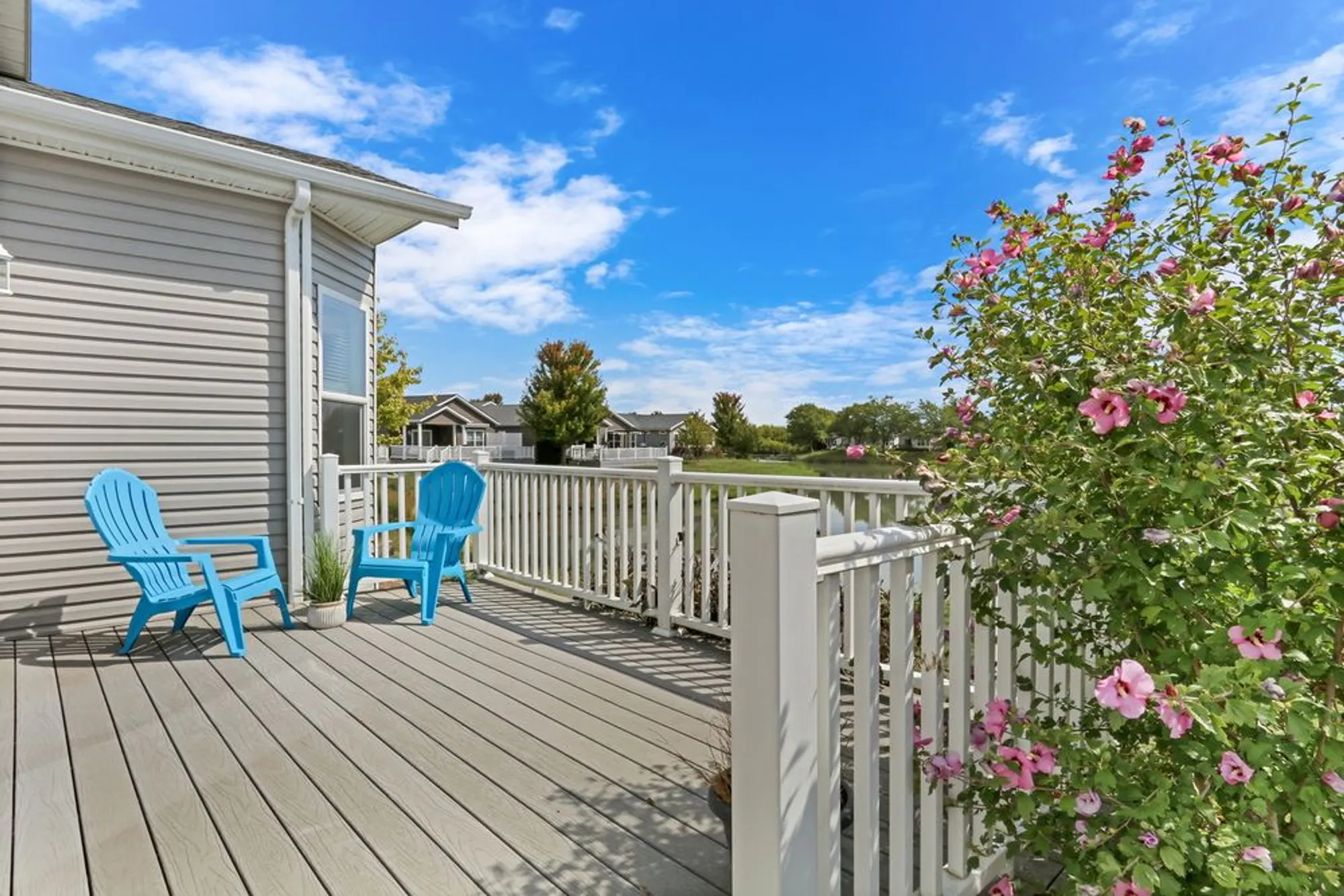 Property Slideshow image 20 of 24 | 305 legacy ct, Grayslake, IL, 60030