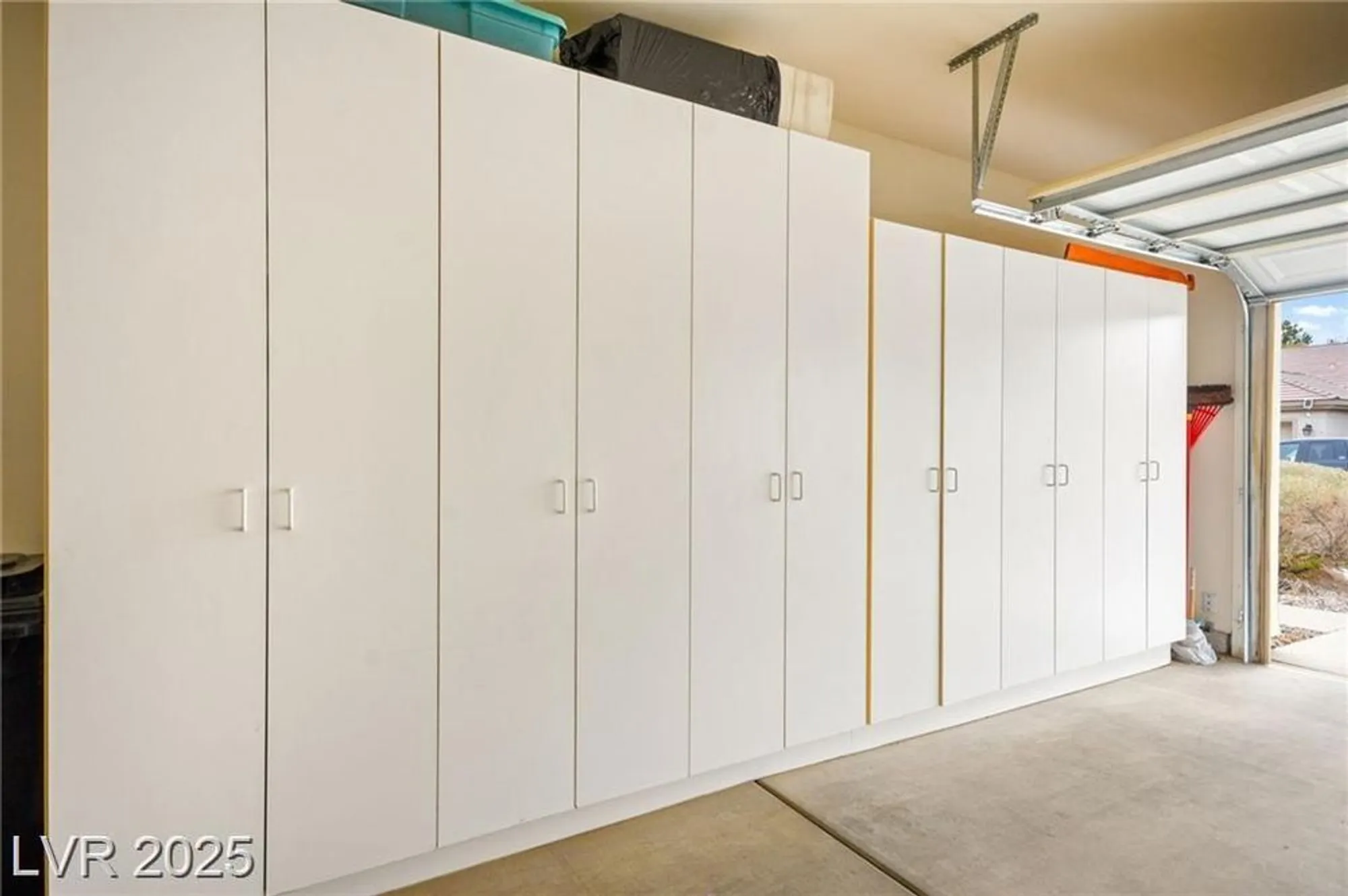 Property Slideshow image 34 of 71 | 482 bonnie brook pl, Henderson, NV, 89012