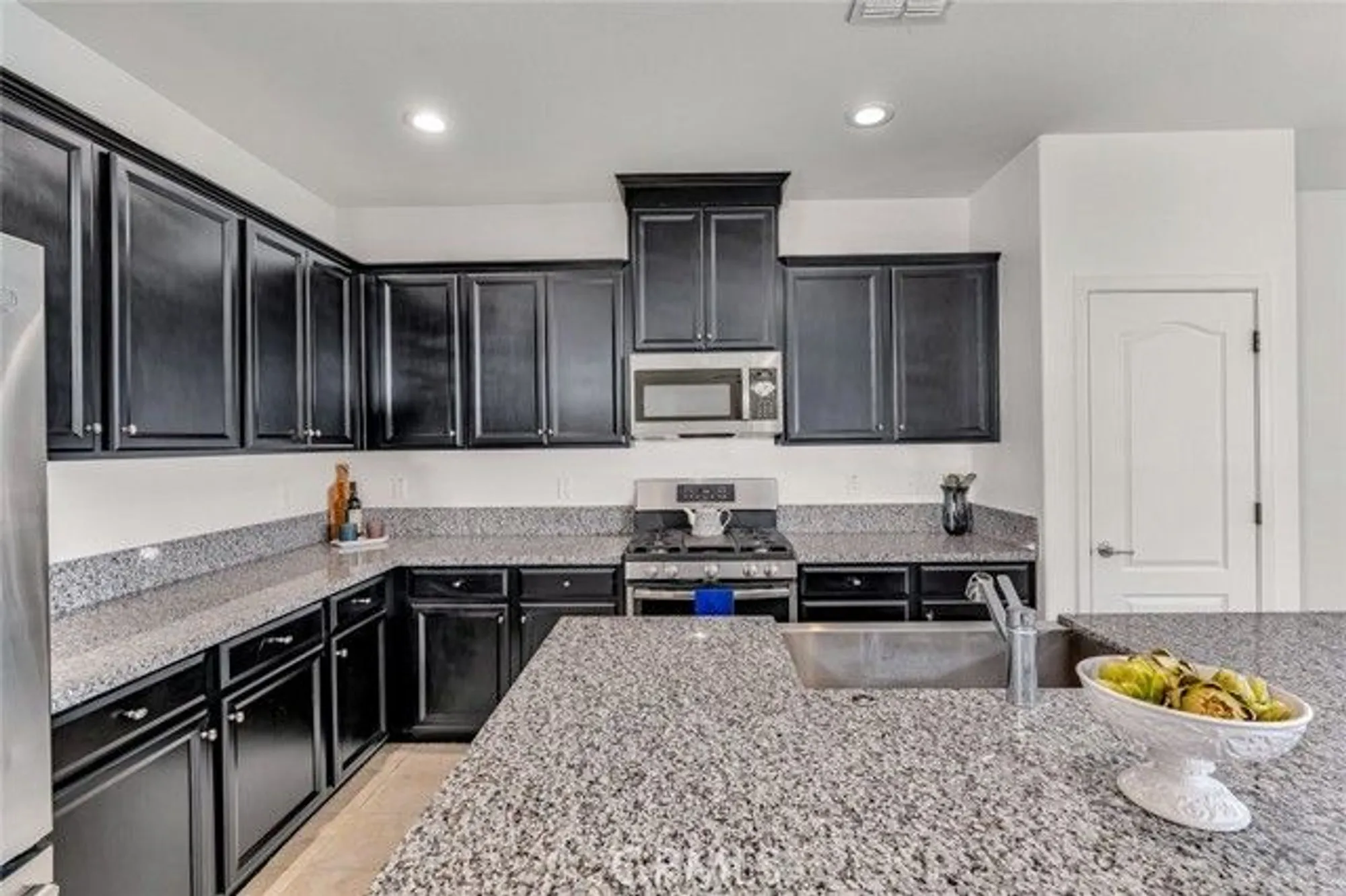 Property Slideshow image 7 of 42 | 860 fritz dr, Los Banos, CA, 93635