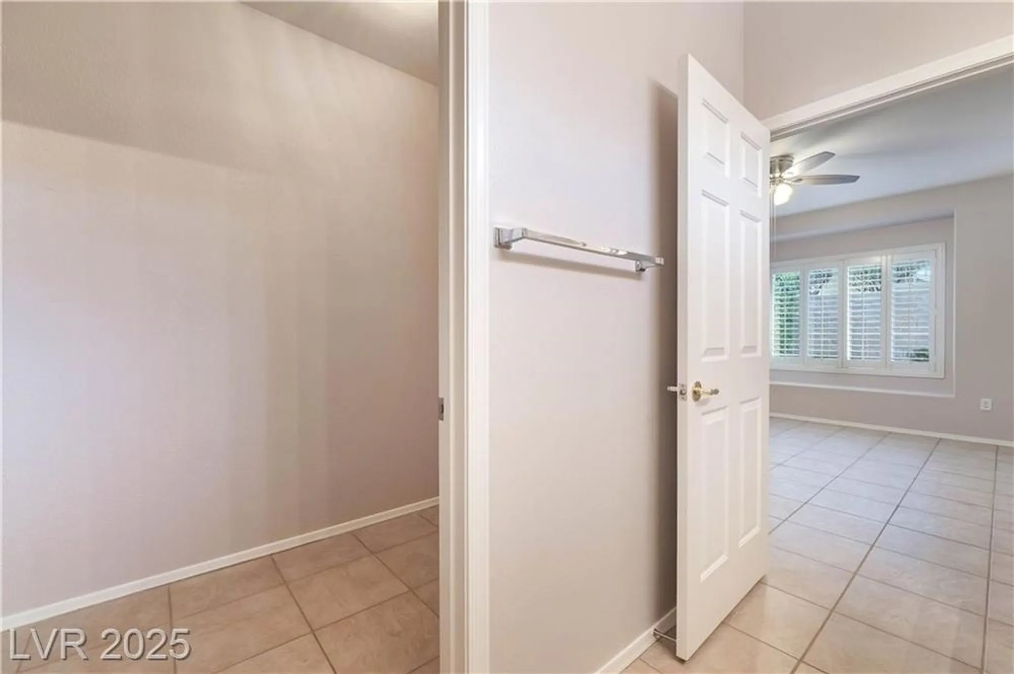 Property Slideshow image 22 of 52 | 2810 meadow park ave, Henderson, NV, 89052