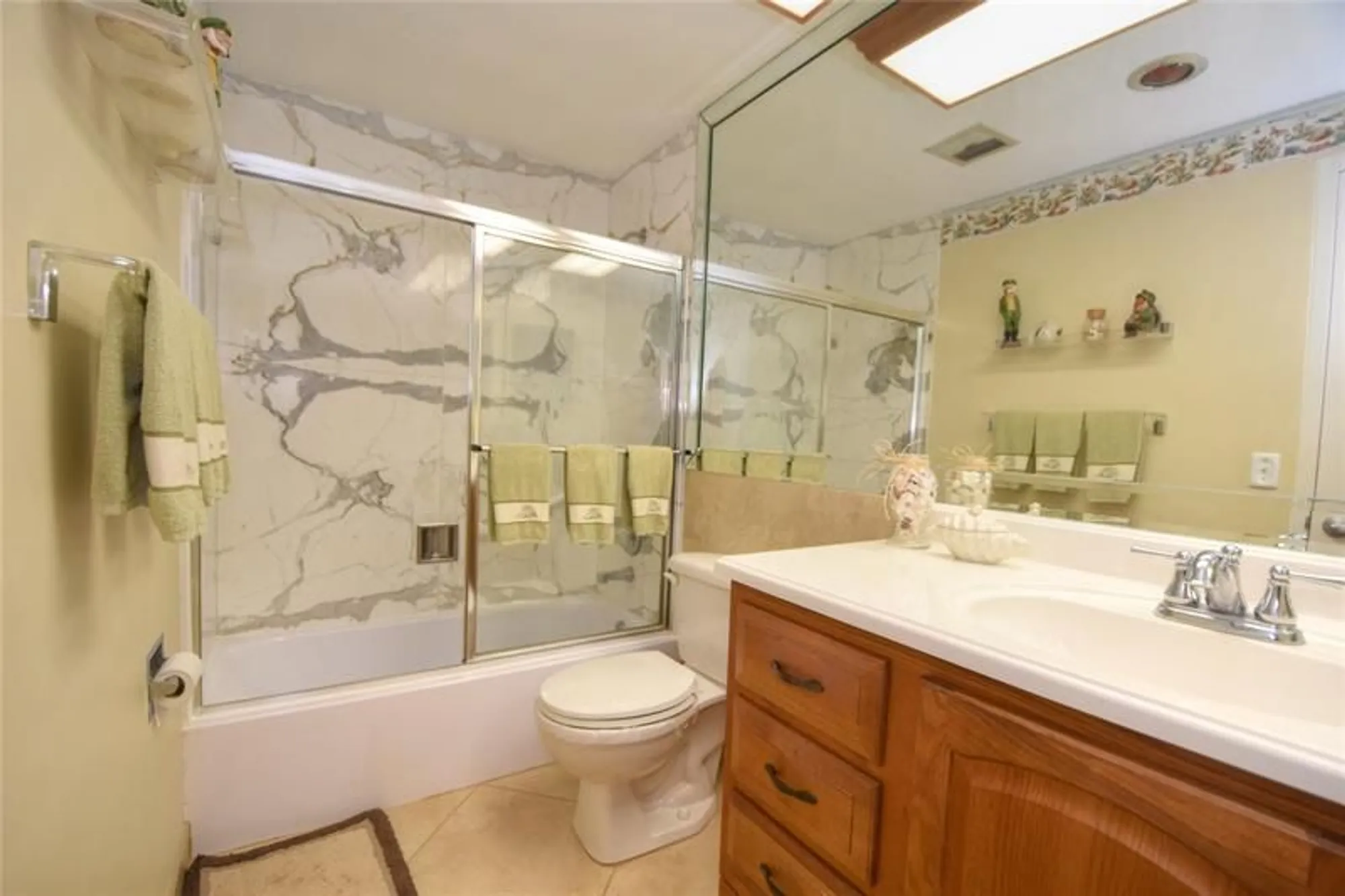 Property Slideshow image 13 of 38 | 3333 ne 34th st 1402, Fort Lauderdale, FL, 33308