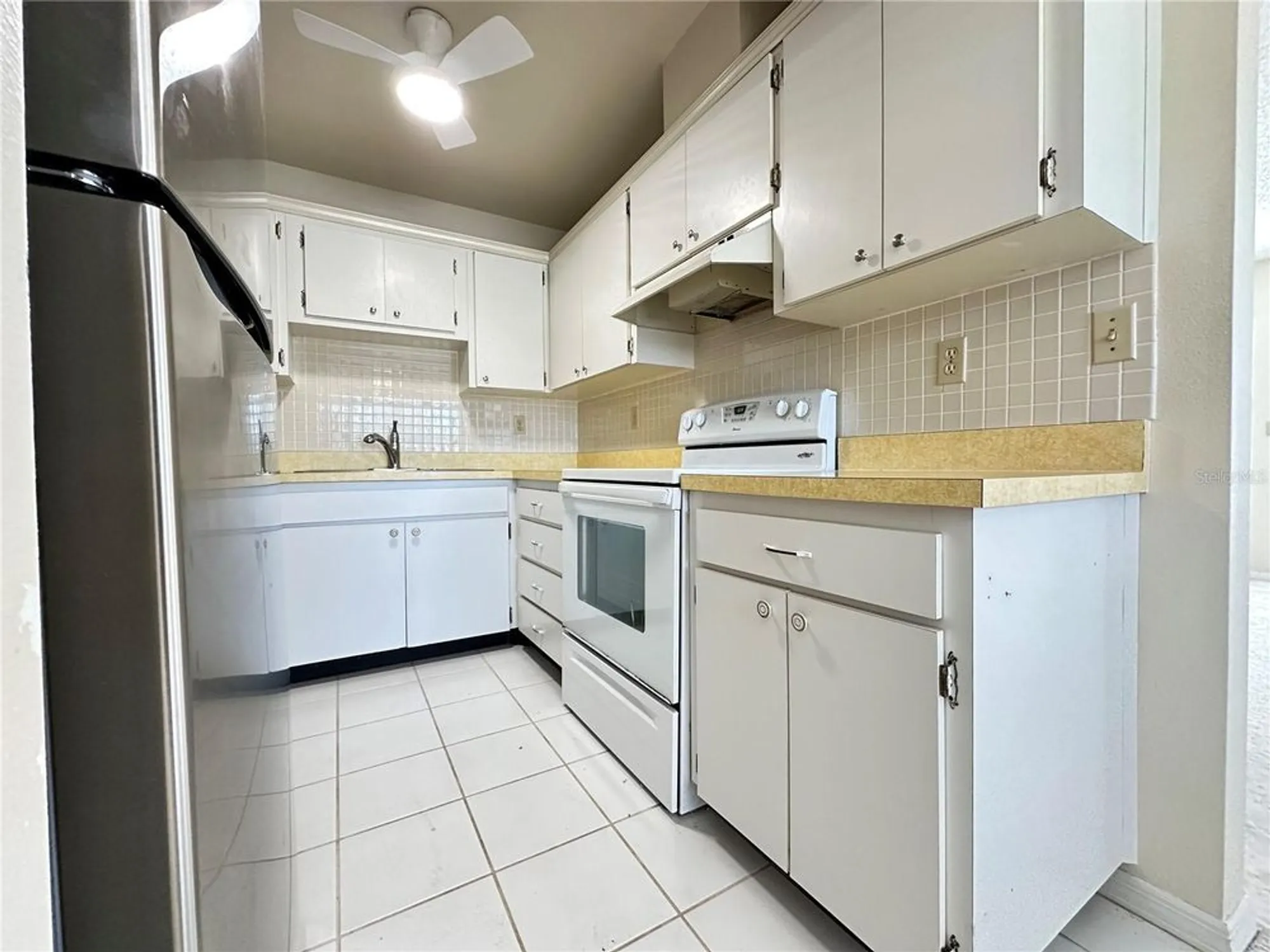 Property Slideshow image 6 of 18 | 203 rickenbacker dr, Sun City Center, FL, 33573