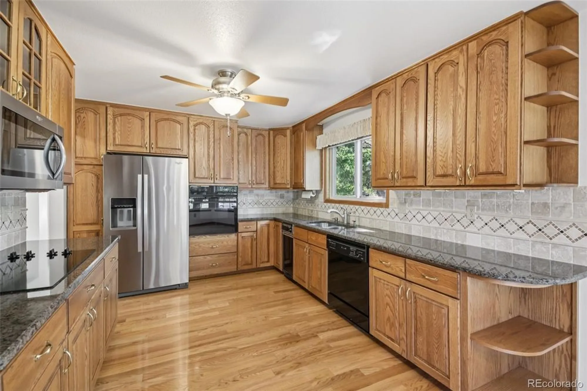 Property Slideshow image 2 of 47 | 6 abernathy ct, Highlands Ranch, CO, 80130